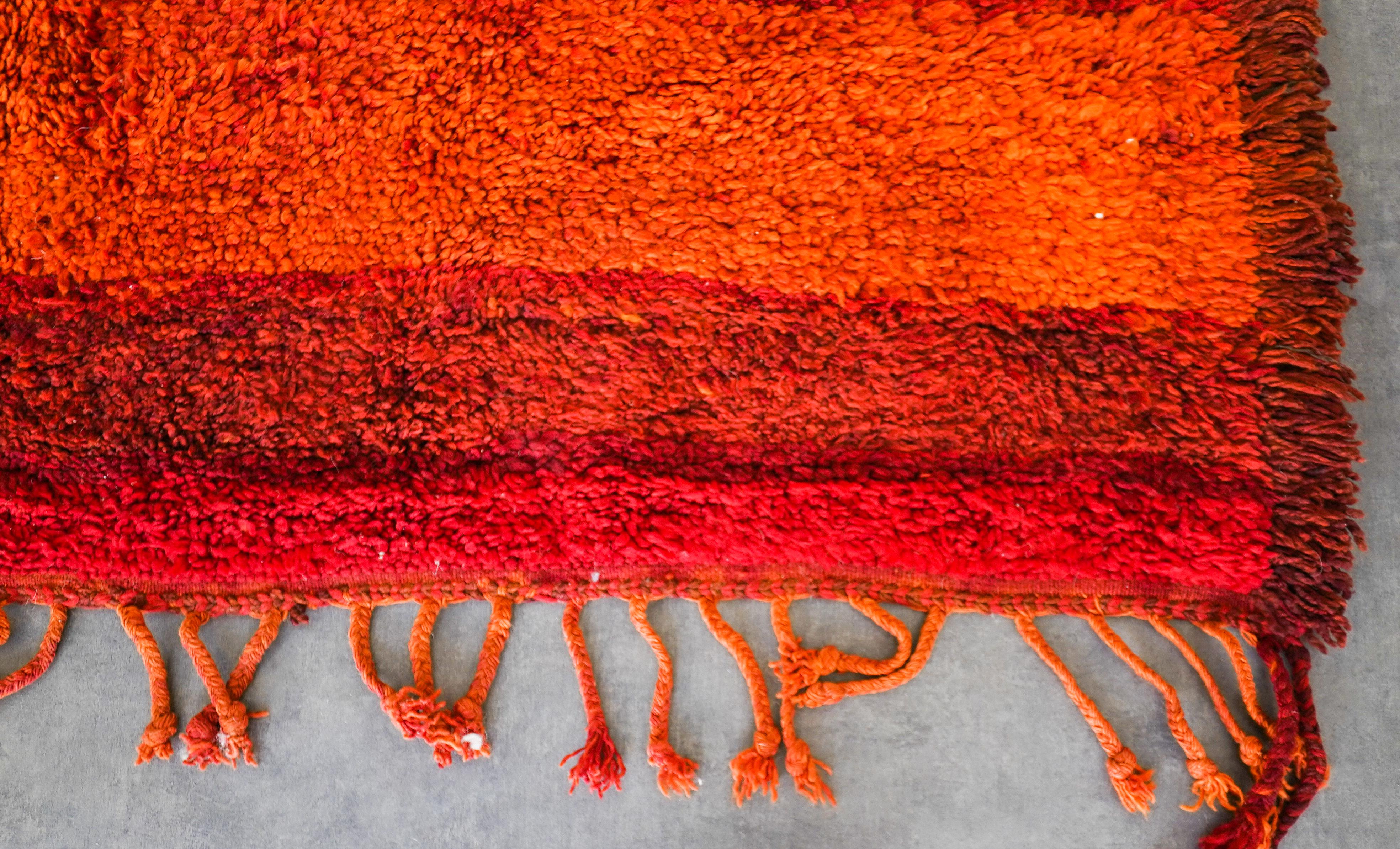Art déco Tapis berbère marocain rouge vintage des années 70  100% laine  7.2x12,5 Ft 220x315 Cm en vente
