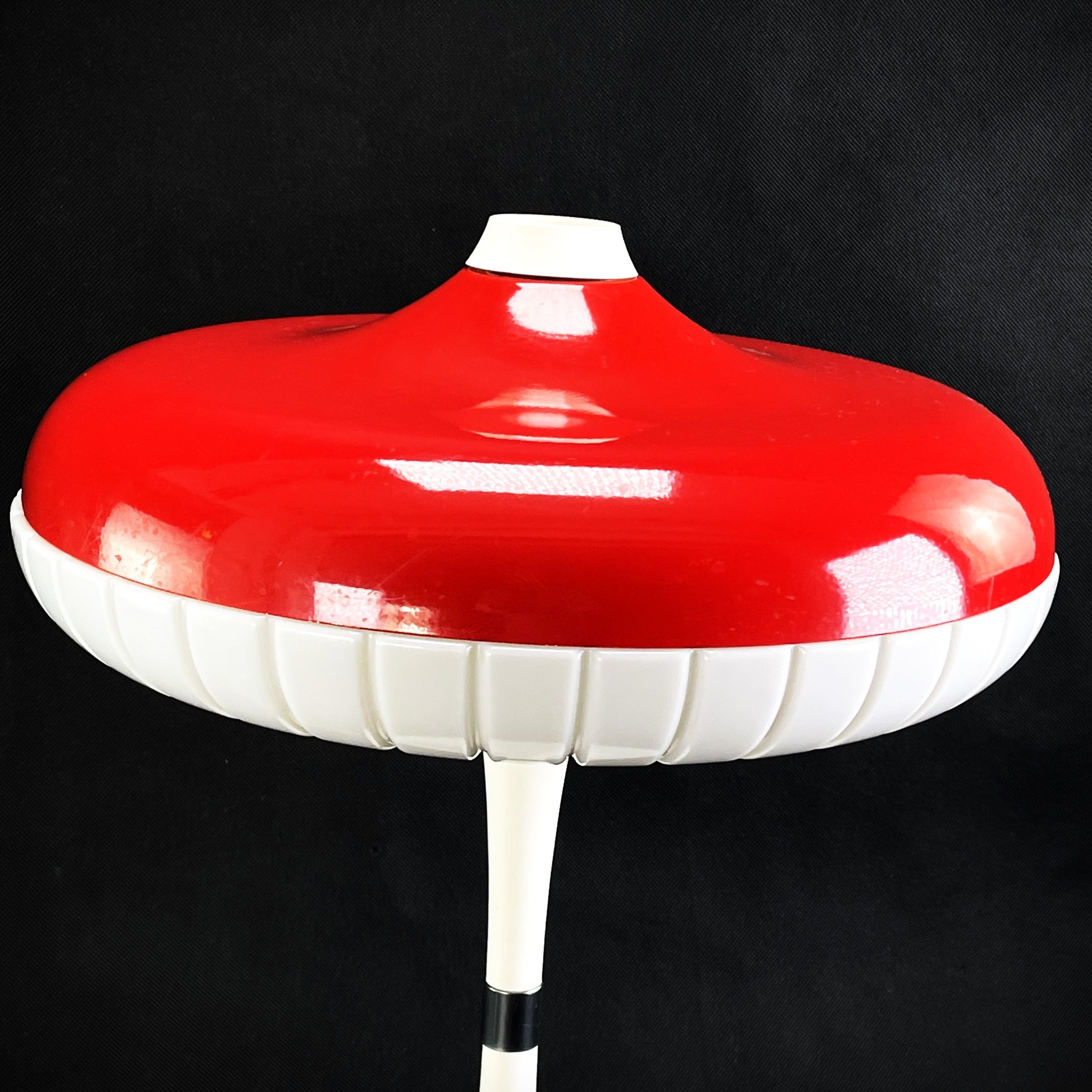 Mid-Century Modern Red Vintage Mushroom Desk Lamp from Siemens, Modell Siform, 1960s For Sale