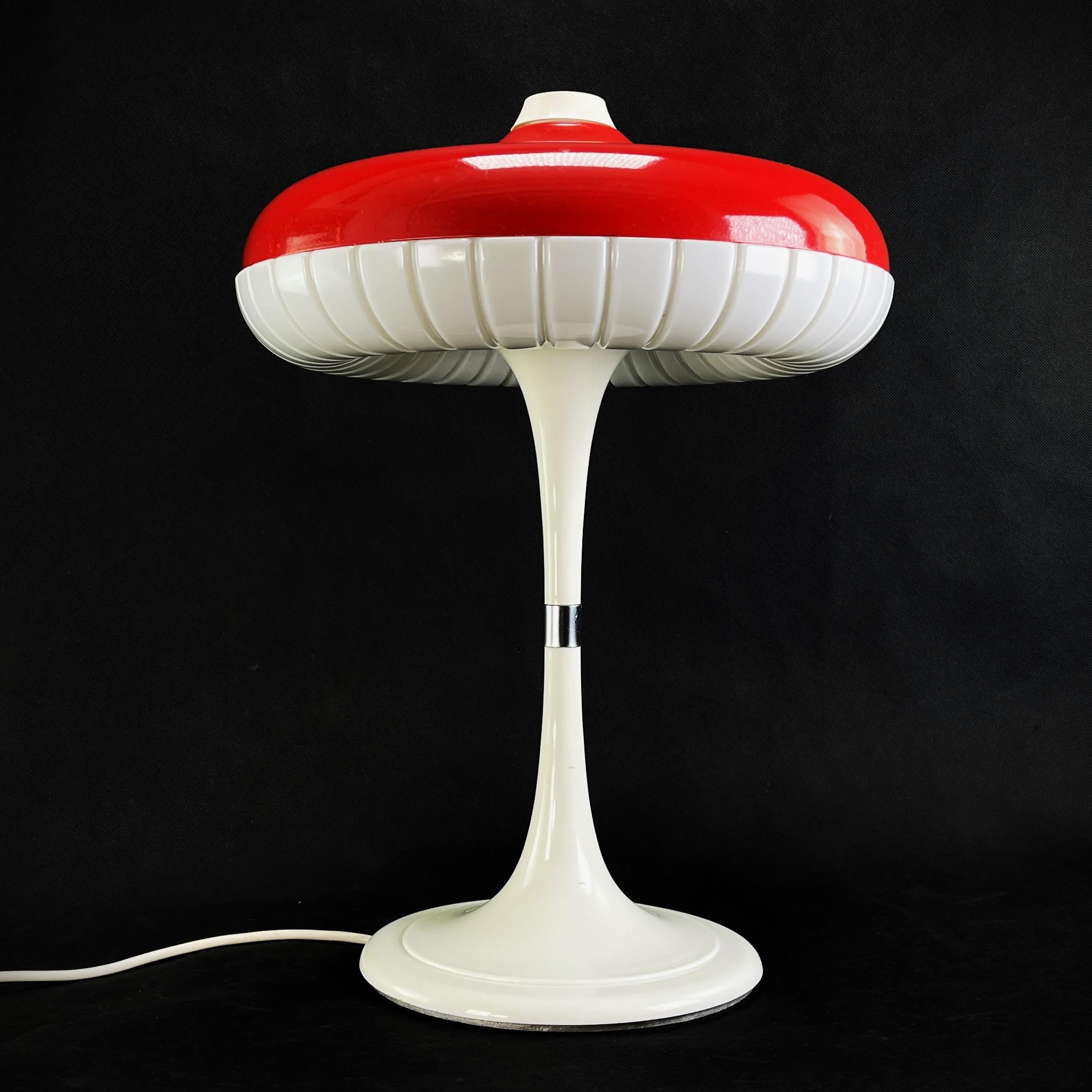 Red Vintage Mushroom Desk Lamp from Siemens, Modell Siform, 1960s For Sale 1