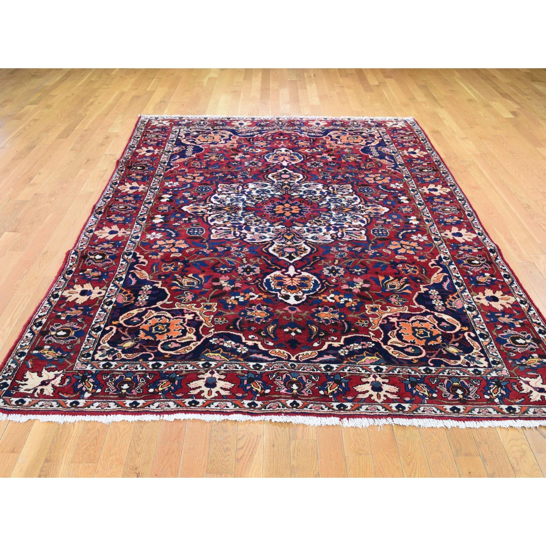 Hollywood Regency Red Vintage Persian Bakhtiari Exc Condition Pure Wool Hand Knotted Oriental Rug