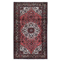 Tapis persan rouge vintage Hamadan avec motif de fleurs à poils longs noué à la main