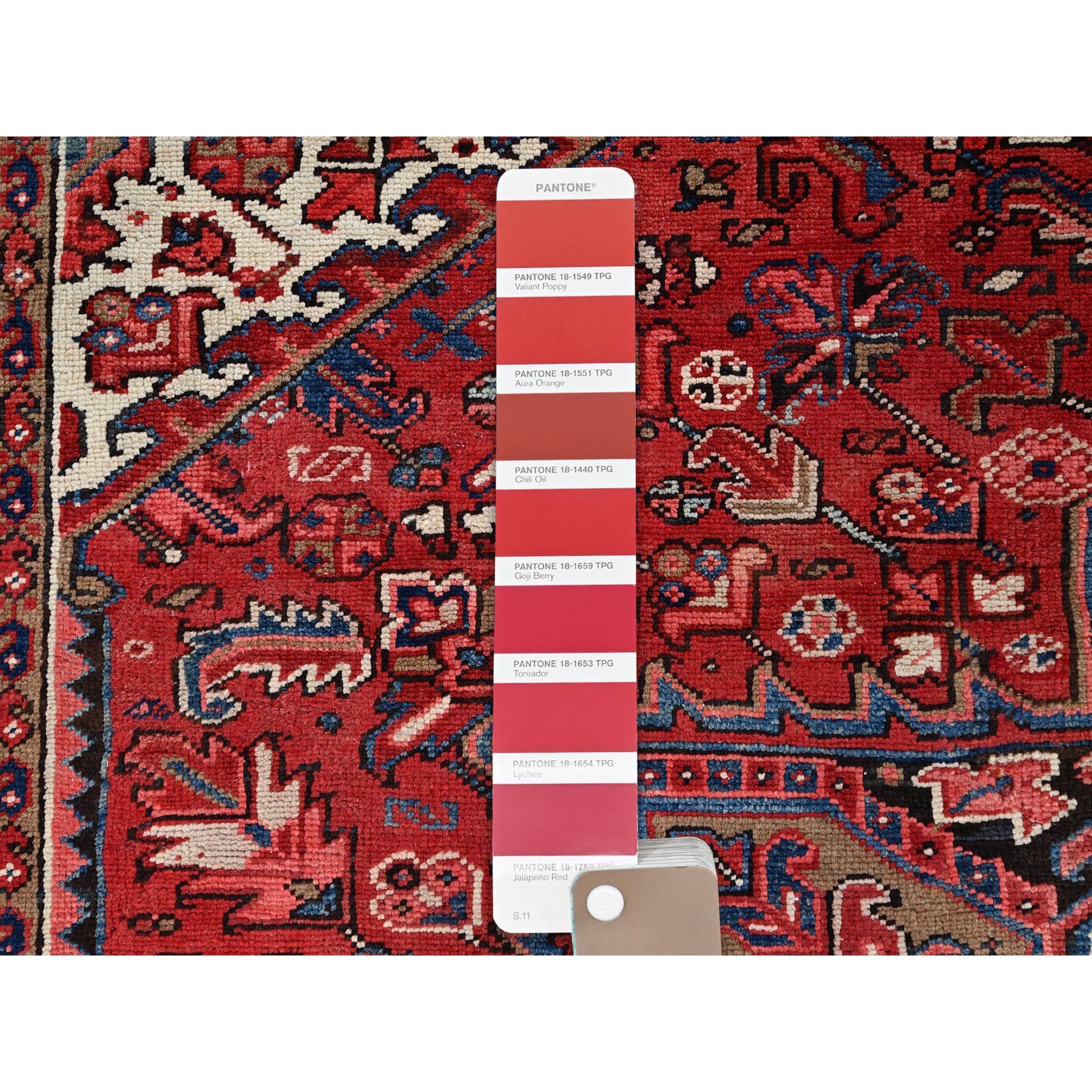 Red Vintage Persian Heriz Rustic Feel Abrash Hand Knotted Soft Wool Clean Rug For Sale 3