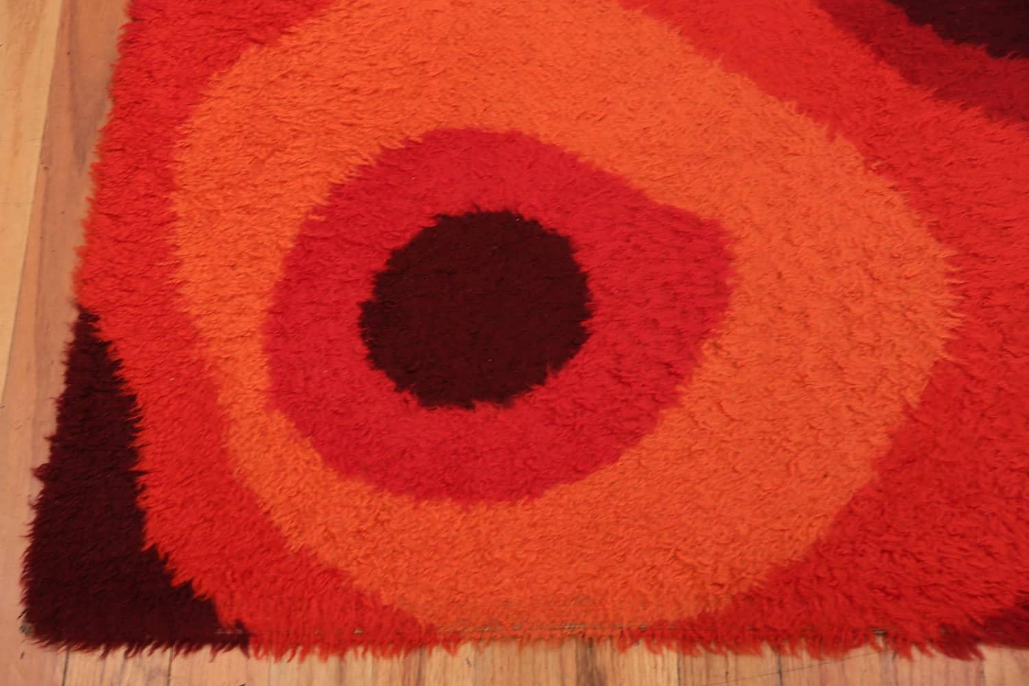 Alfombra Escandinava Sueca Rya Shag Roja Vintage, Origen: Suecia, Circa: Mediados Siglo XX