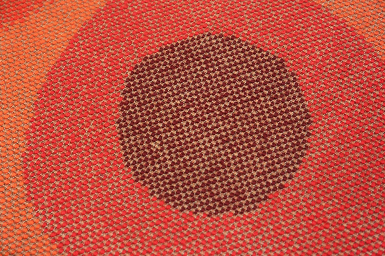 Alfombra Sueca Rya Shag Vintage Roja 4' x 6 en Excelente estado para la venta en New York, NY