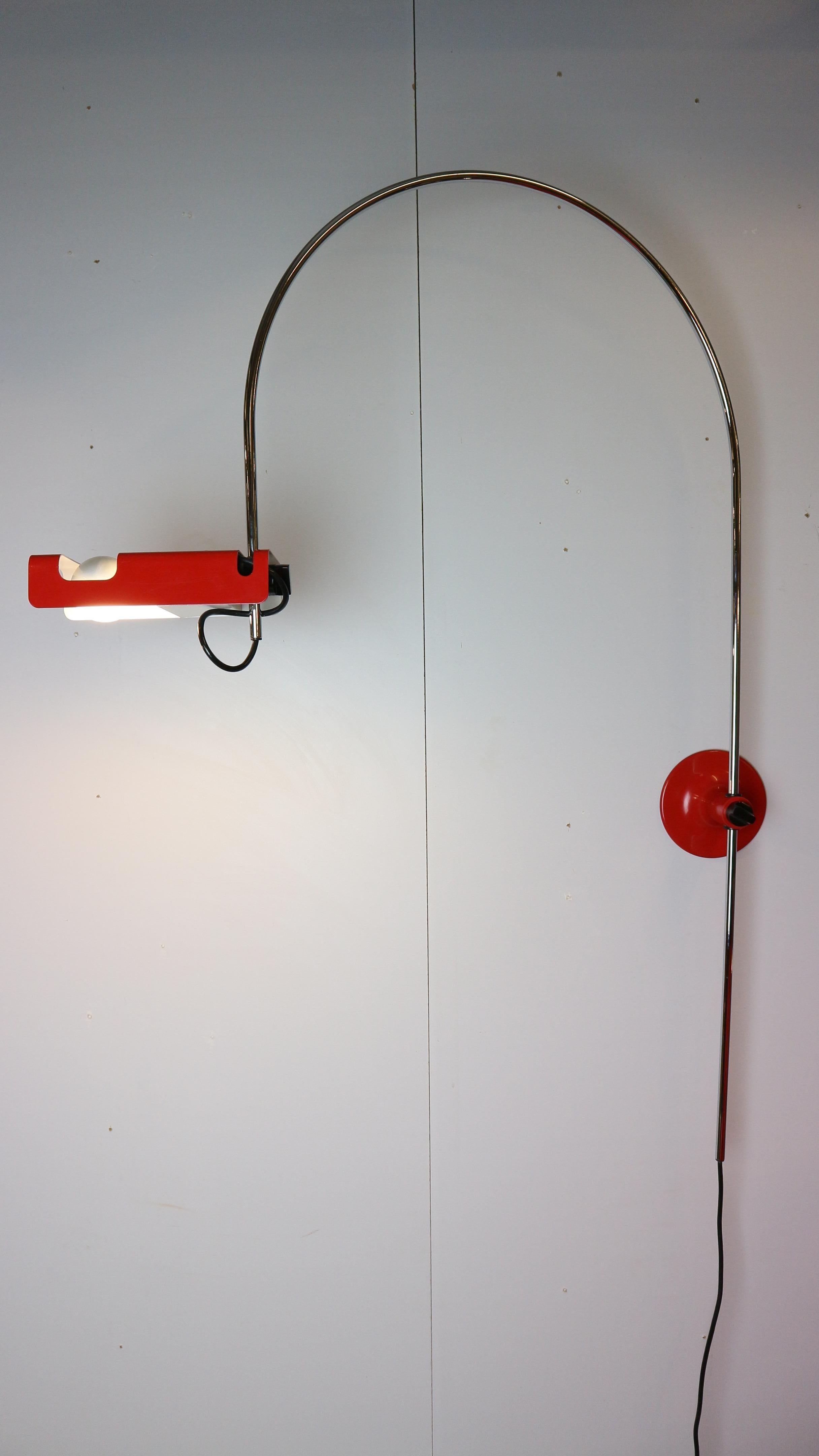 Spider wall lamp designed by Joe Colombo for Oluce, Italy 1965. The lamp is adjustable in height and to the sides. Overall very good condition with minor sings of use. 

Winner of the Compasso d’Oro in 1967.

Literature: Repertorio dell’arredo