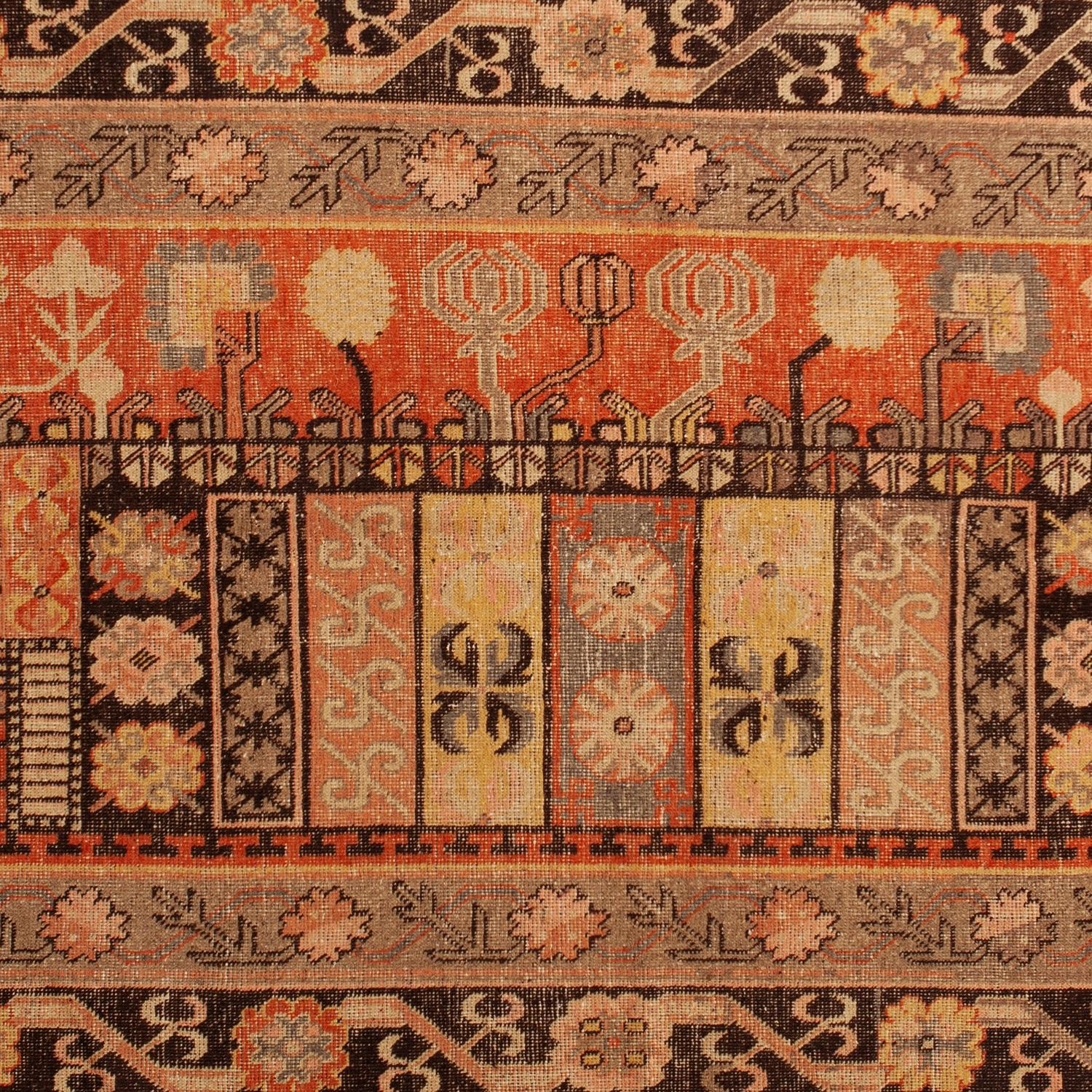Elevate your home decor with this exquisite Red Vintage Traditional Kohtan Wool Rug - 4'6