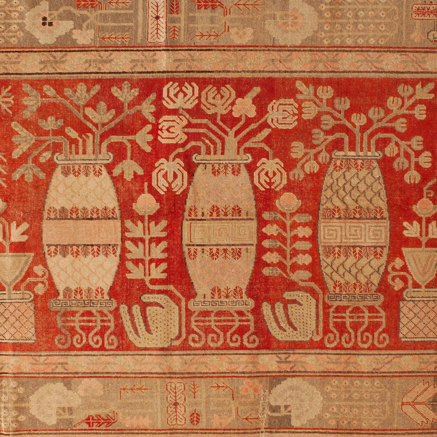 Rehaussez votre décoration intérieure avec cet exquis tapis Vintage Kohtan - 5'4