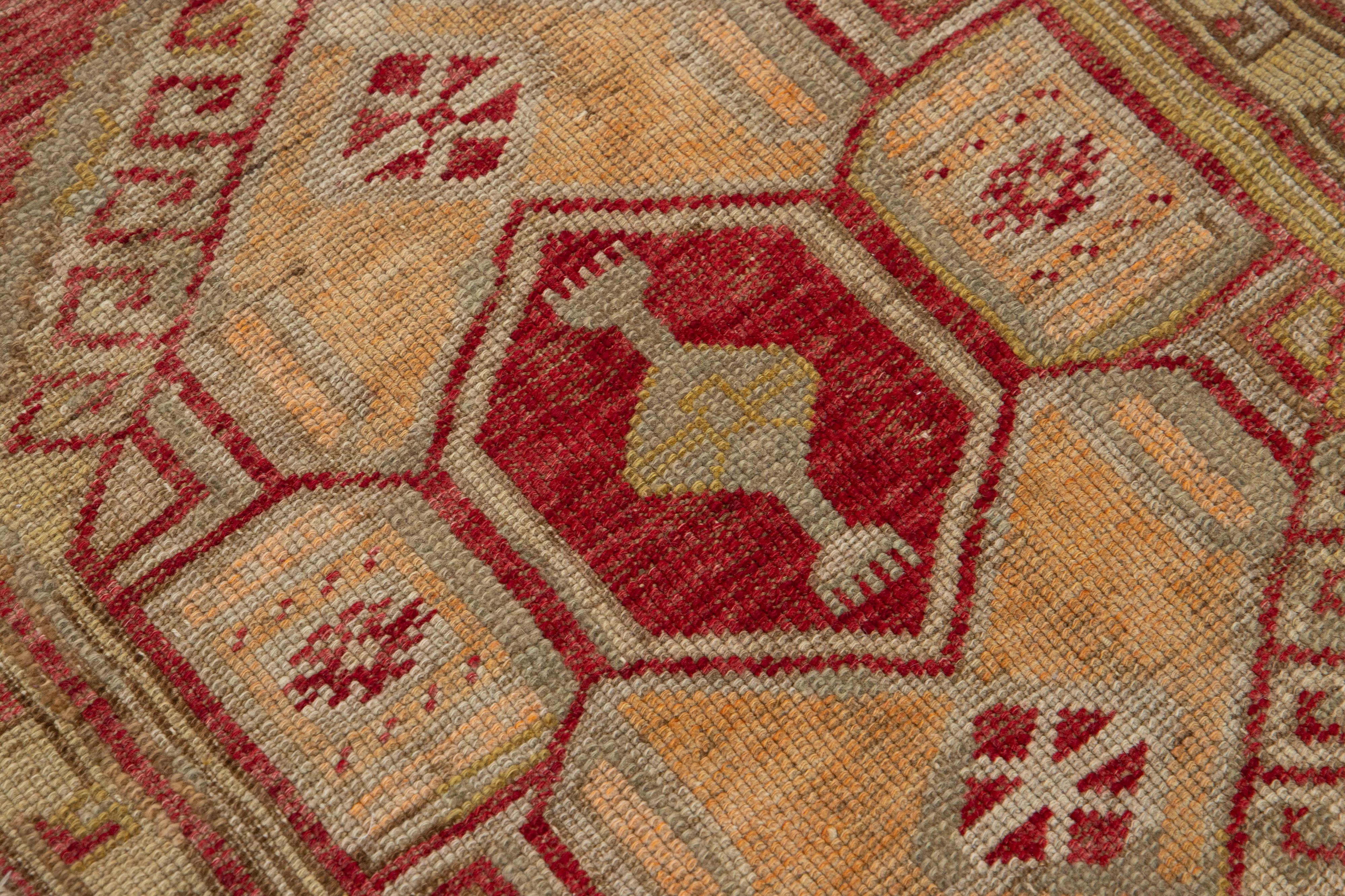 Tapis vintage turc d'Anatolie, fait à la main, à motifs géométriques en vente 3