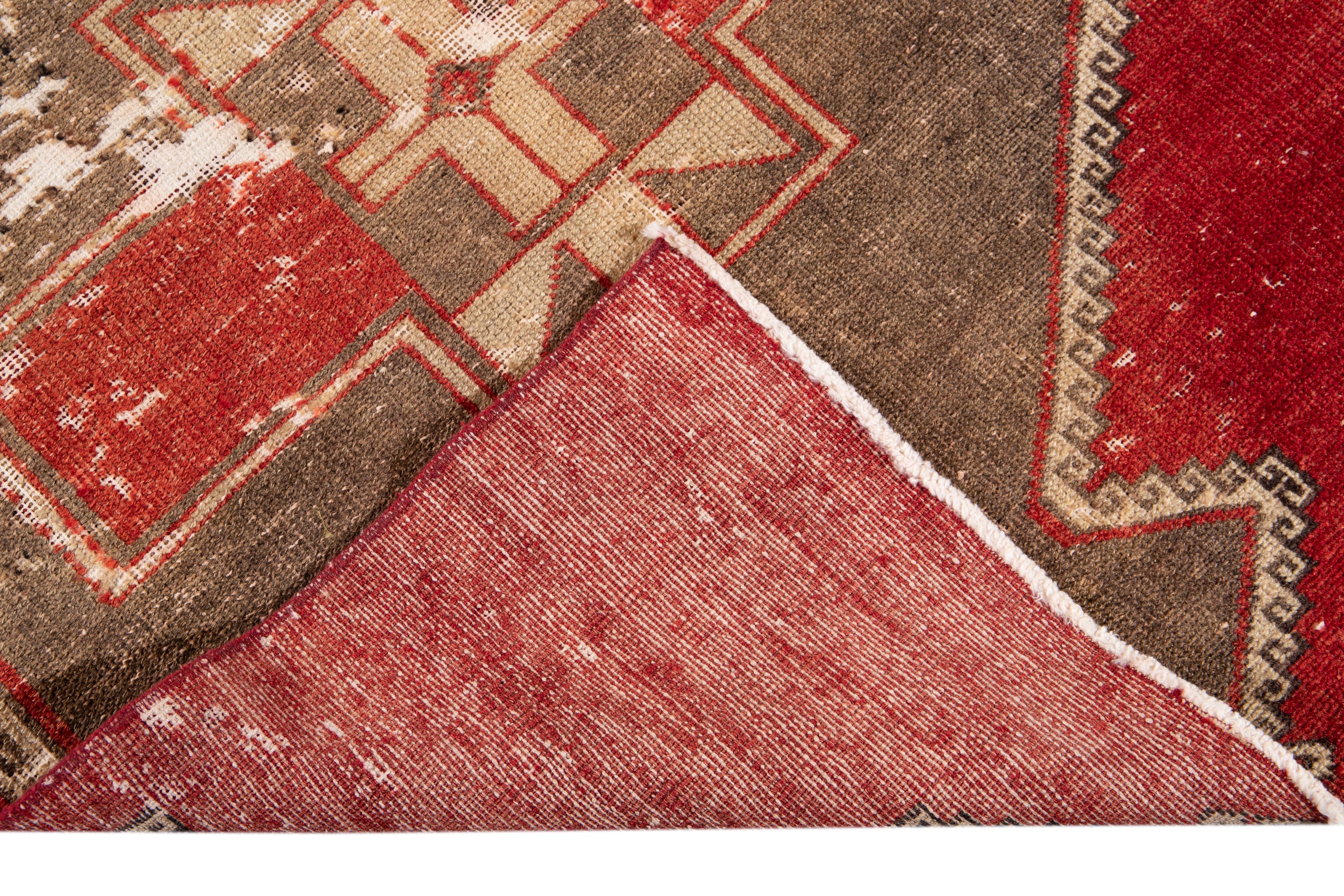Roter türkischer geometrischer Vintage-Läufer aus Wolle im Angebot 7
