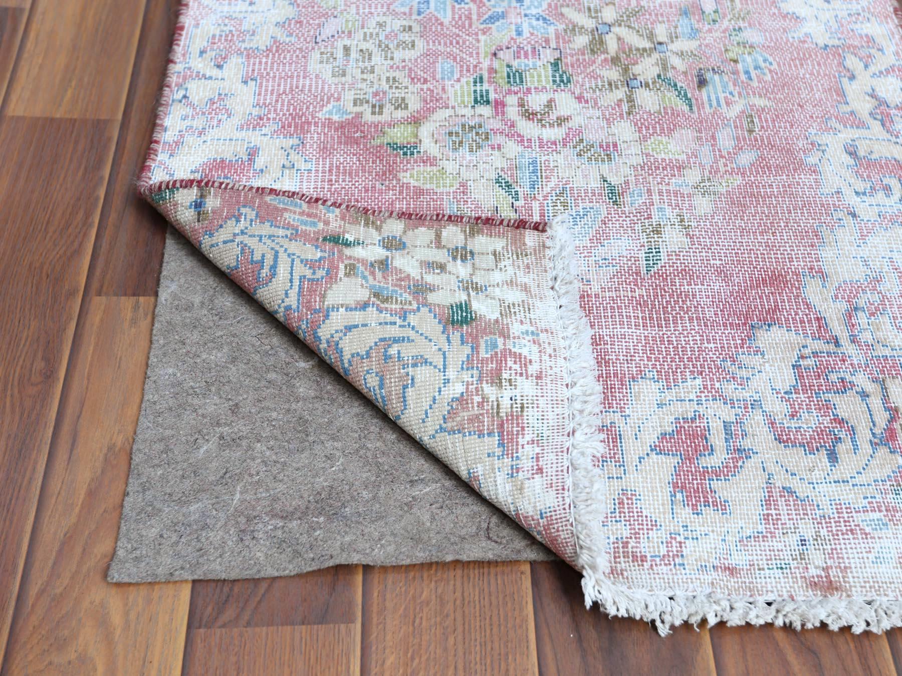 Rot gewaschener Vintage Persischer Kerman Sheared Low Pile Handgeknüpfter Teppich aus Wolle, handgeknüpft (Mittelalterlich) im Angebot