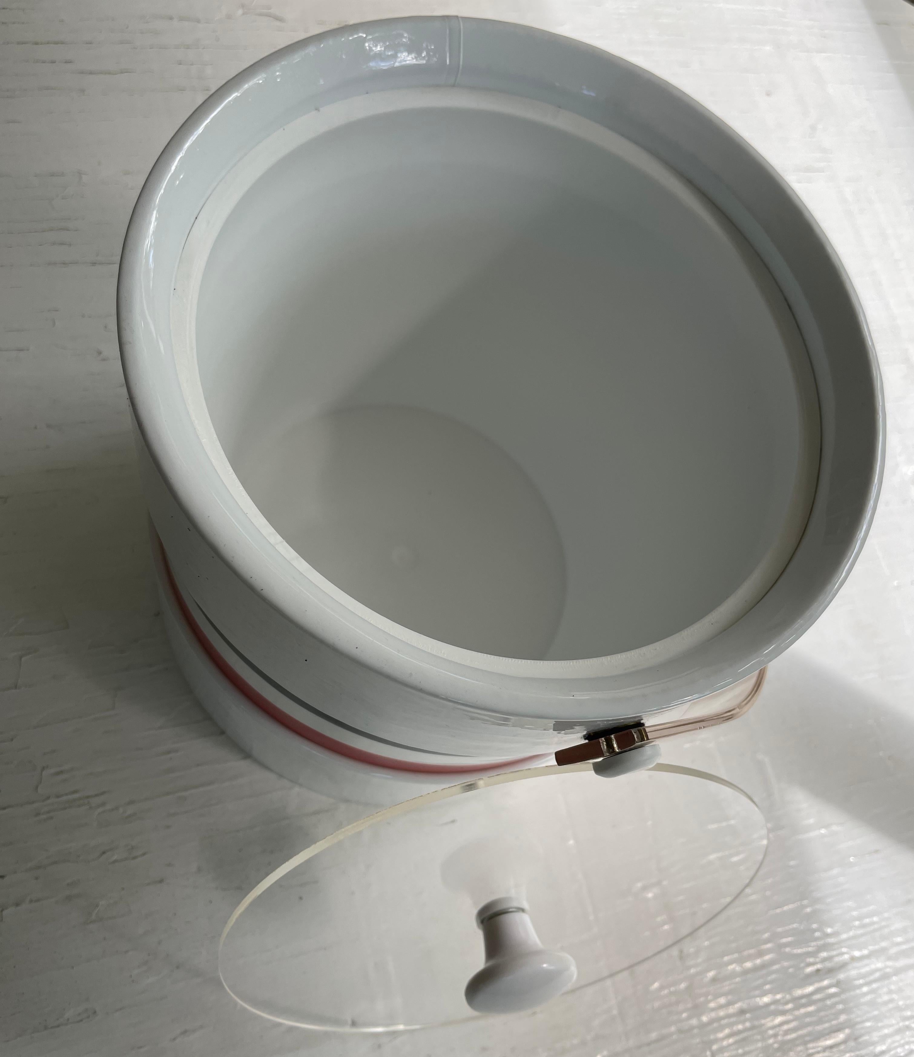 Red White and Blue Banded American Ice Bucket In Good Condition In New York, NY