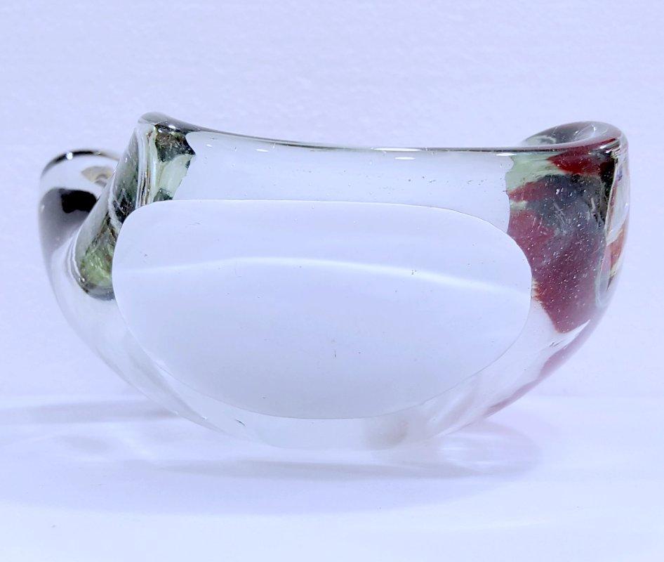 Murano Glass a Pentoni Bowl, Fratelli Toso likely.
This is a substantial, hard to find Mid-Century Modern Murano art glass bowl.
This is a larger, heavier clear glass with three large color spots (black, white, and red). There are numerous little