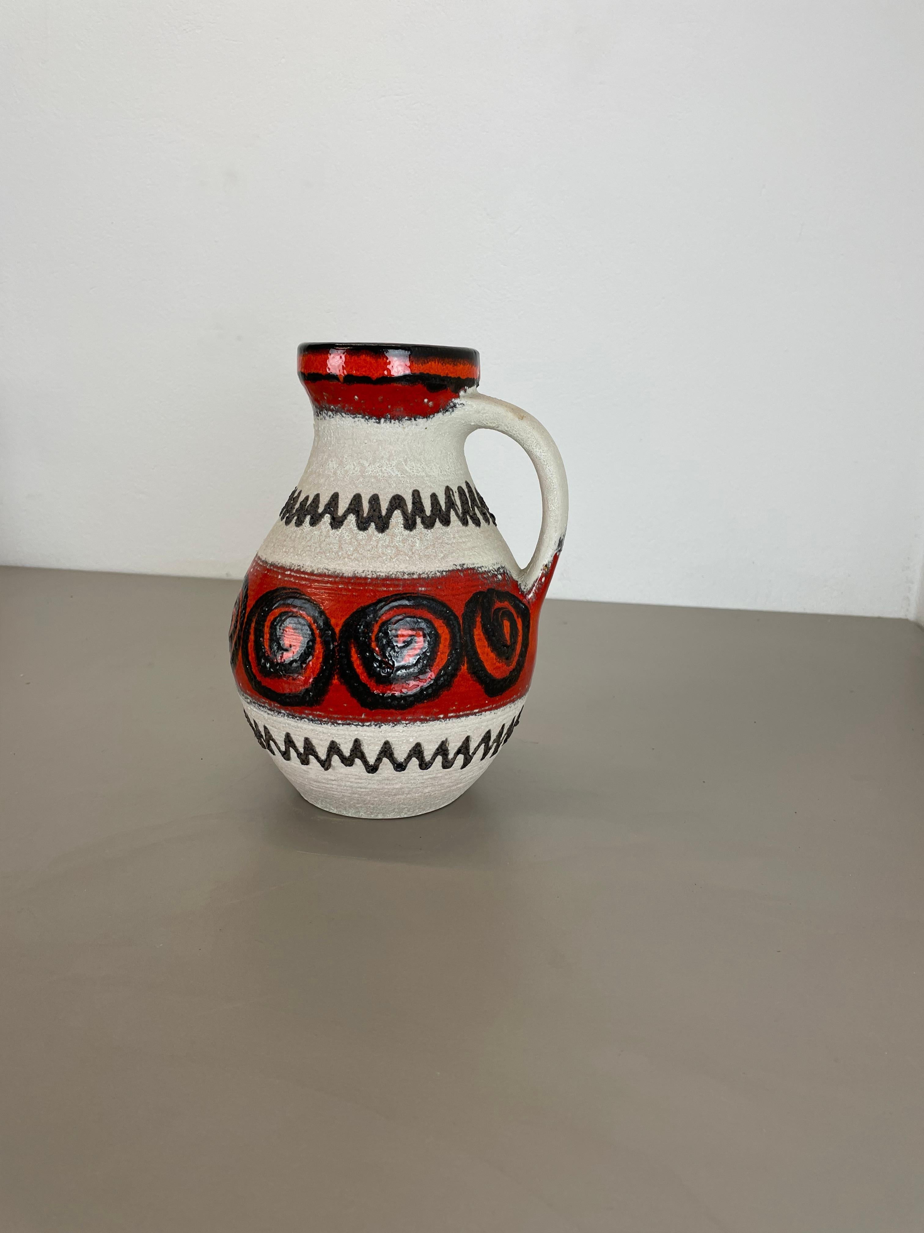 rot weiß Keramik Brutalistische Vase Fat Lava Carstens Tönnieshof, Deutschland, 1970er Jahre im Zustand „Gut“ im Angebot in Kirchlengern, DE