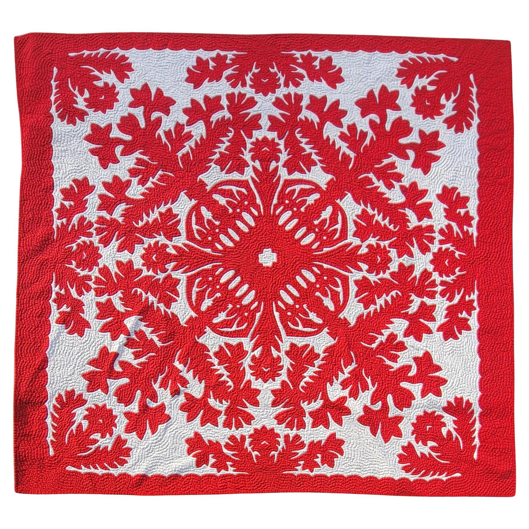 Quilt hawaïen rouge et blanc en vente