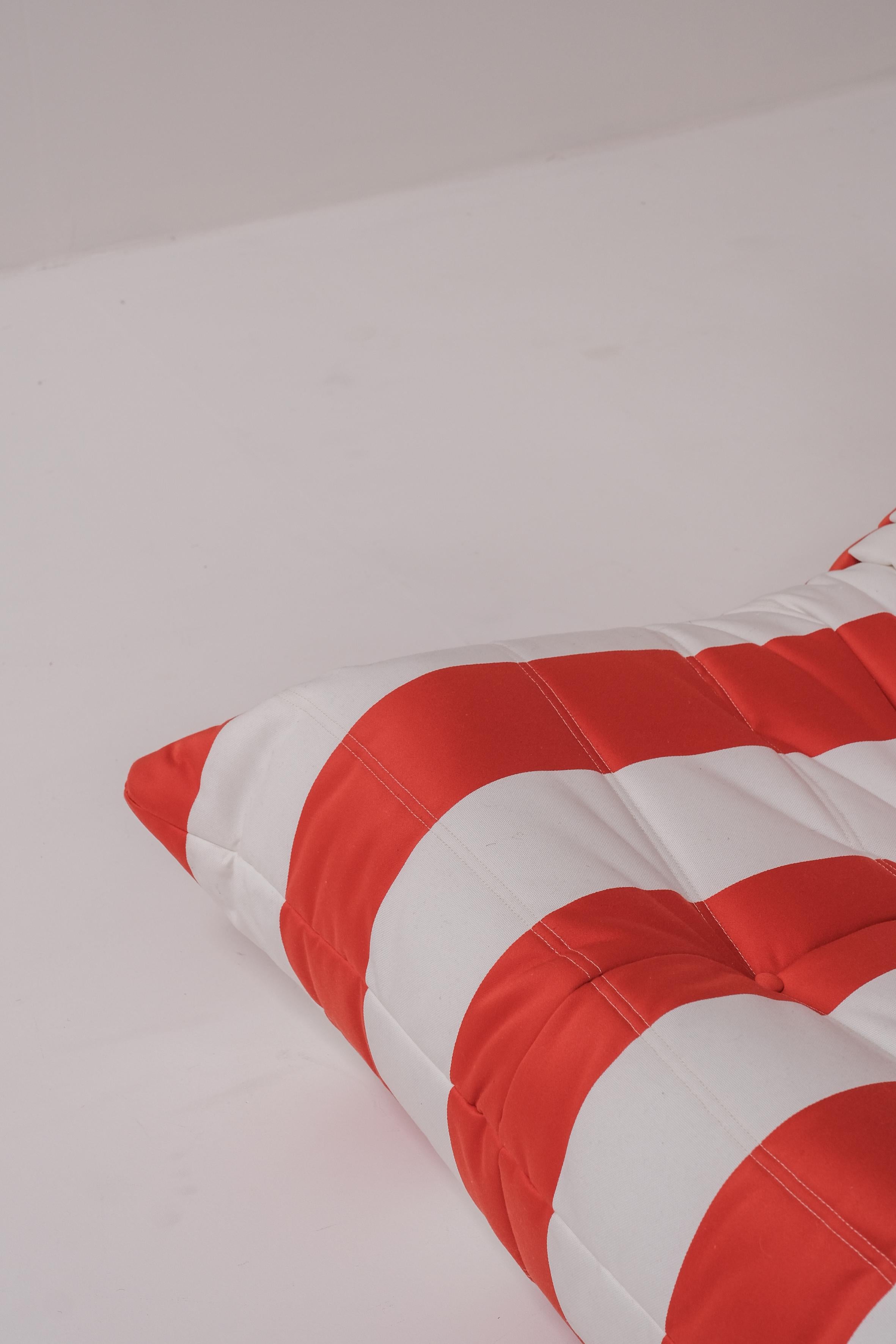 Red white striped togo one seater by Michel Ducaroy for Ligne Roset In Good Condition In Boom, Vlaams Gewest