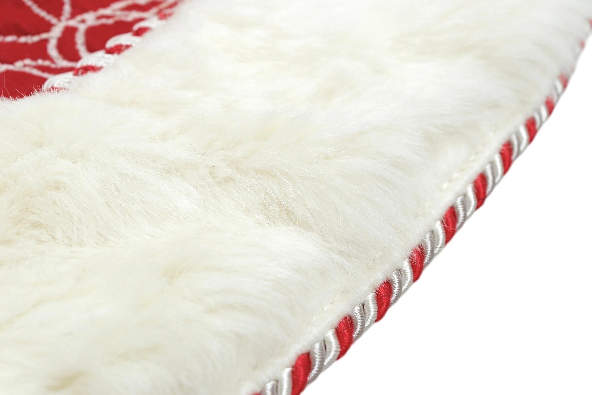 Red & White Tree Skirt with Faux Fur Trim For Sale 2