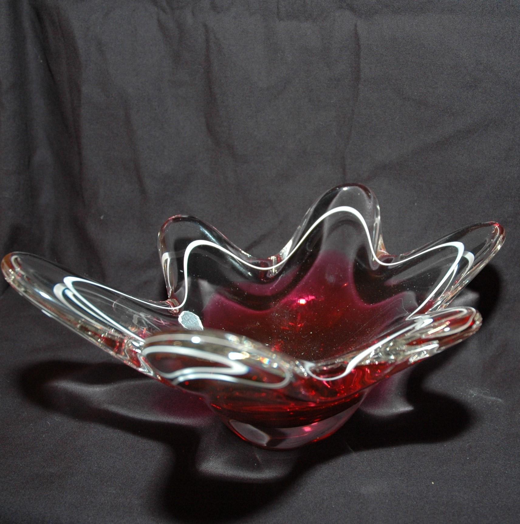 Swedish Red/white tripple of the famous Flygsfors Coquille mid 19th century glass For Sale