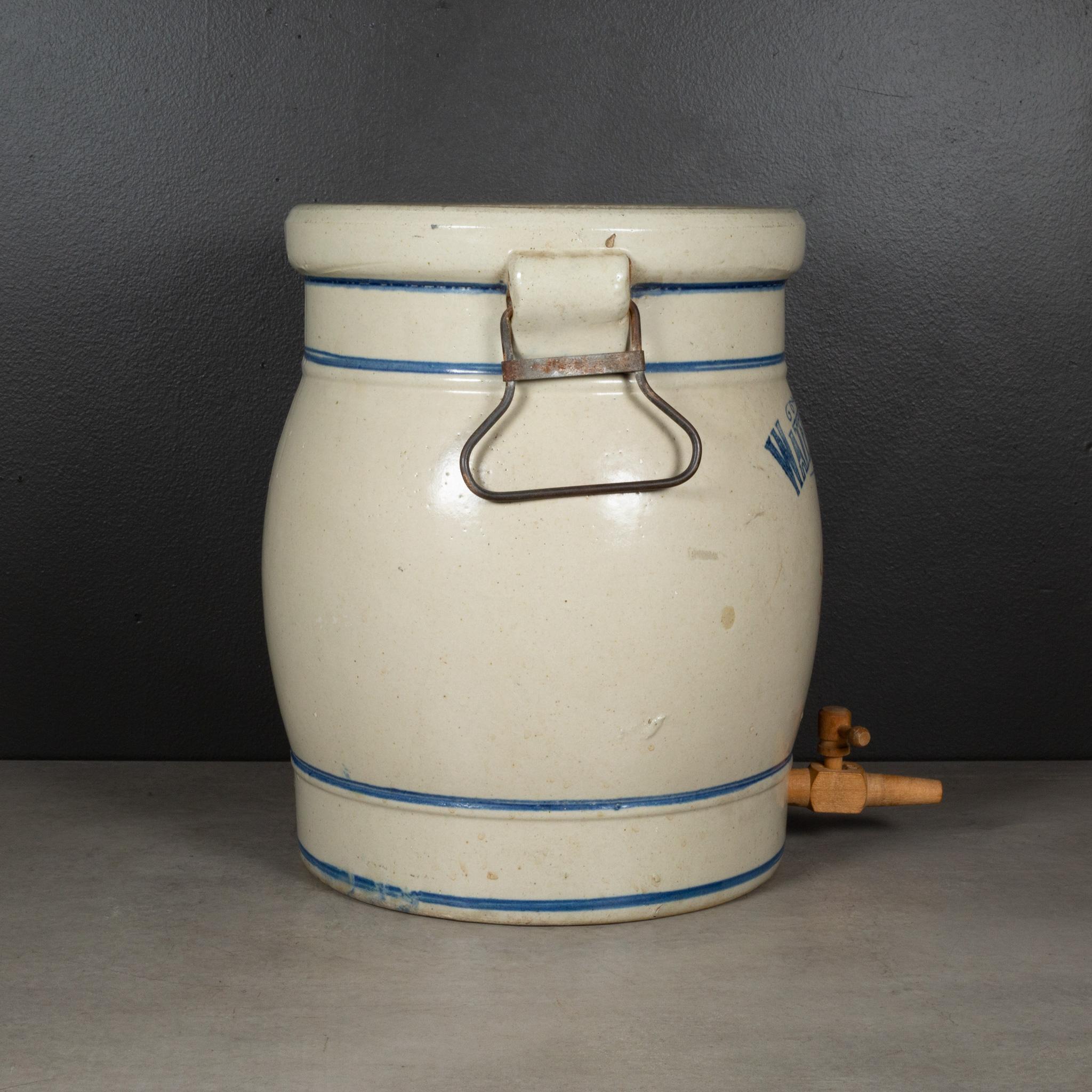 Red Wing Union Stoneware Company 4 Gallon Water Cooler Crock c.1909-1915 In Good Condition In San Francisco, CA
