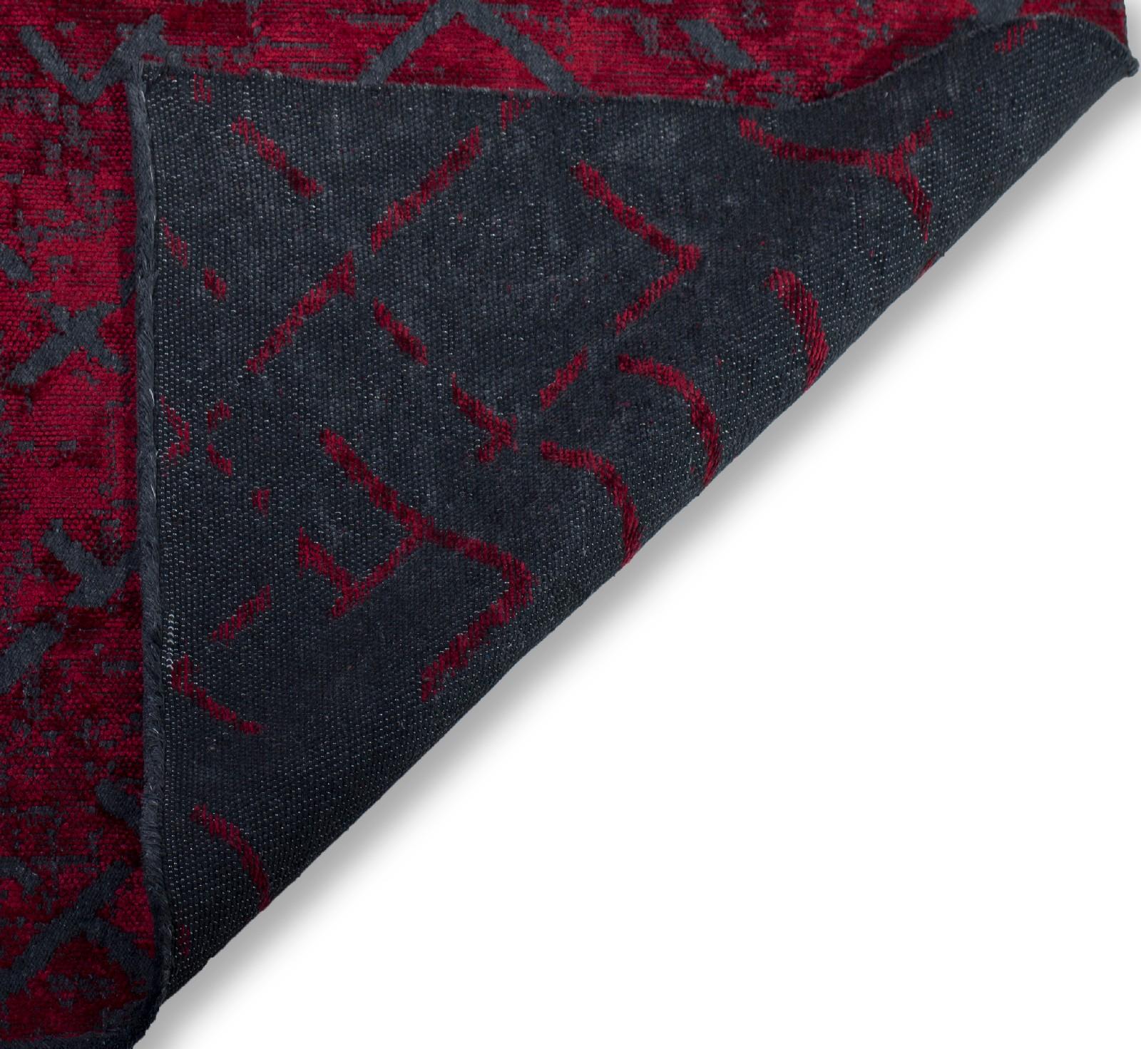 Fait à la machine Tapis semi-pelucheux de luxe à motif abstrait contemporain, rouge et bleu marine en vente