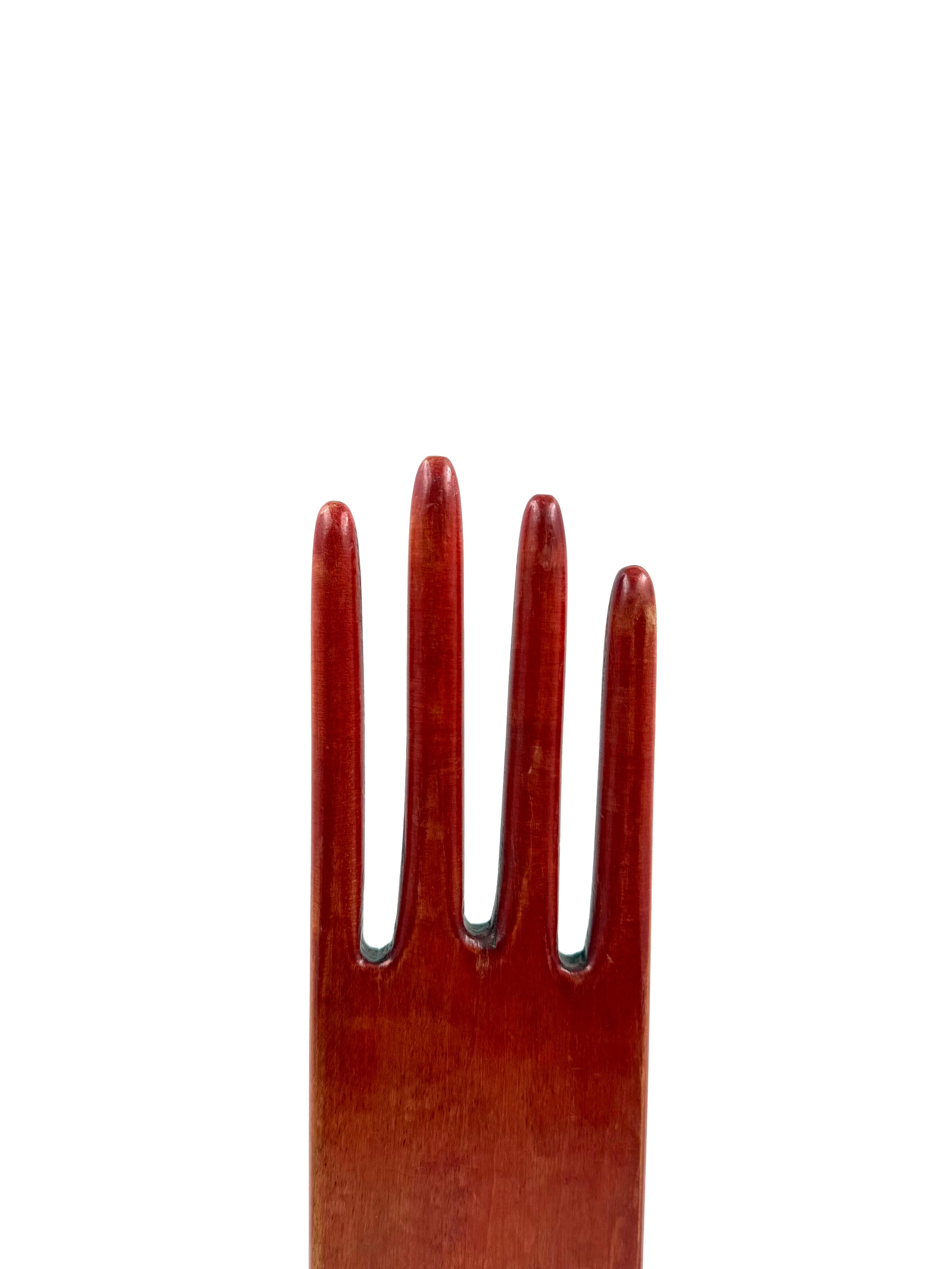Handschmuckdisplay aus rotem Holz, Frankreich 1960er Jahre im Angebot 2