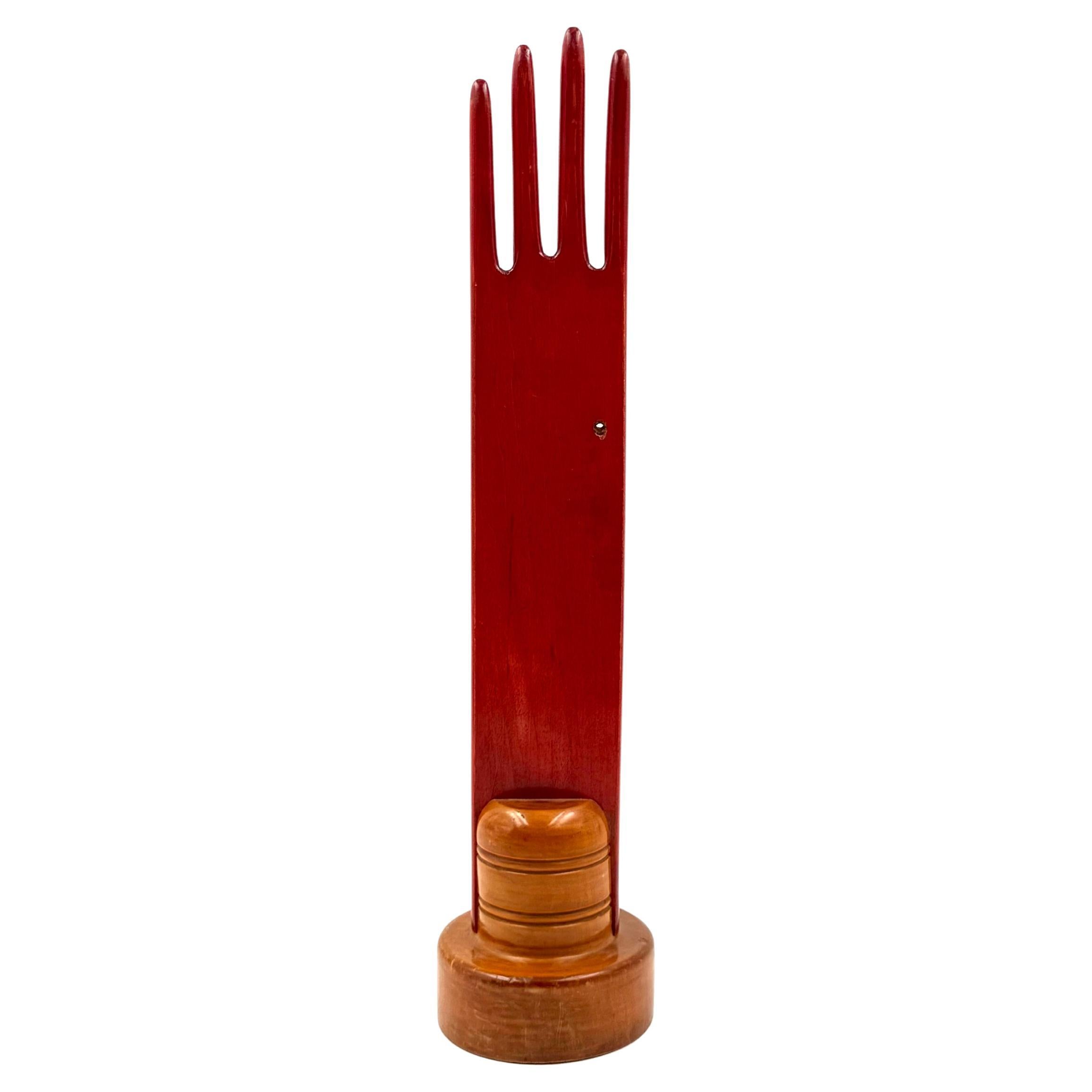 Handschmuckdisplay aus rotem Holz, Frankreich 1960er Jahre im Angebot