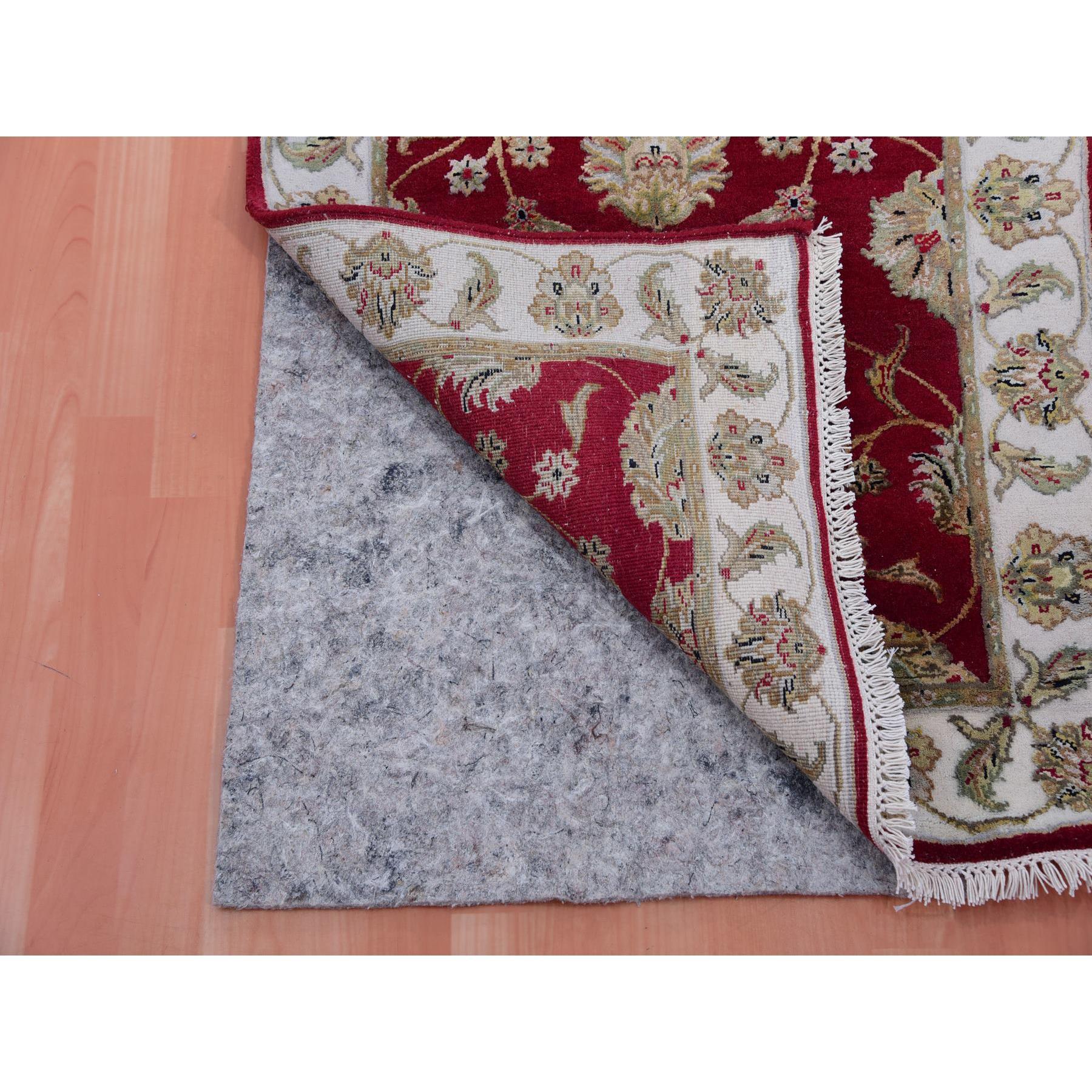 Medievale Tappeto Runner XL rosso in lana e seta annodato a mano con disegno di foglie del Rajasthan 2'8