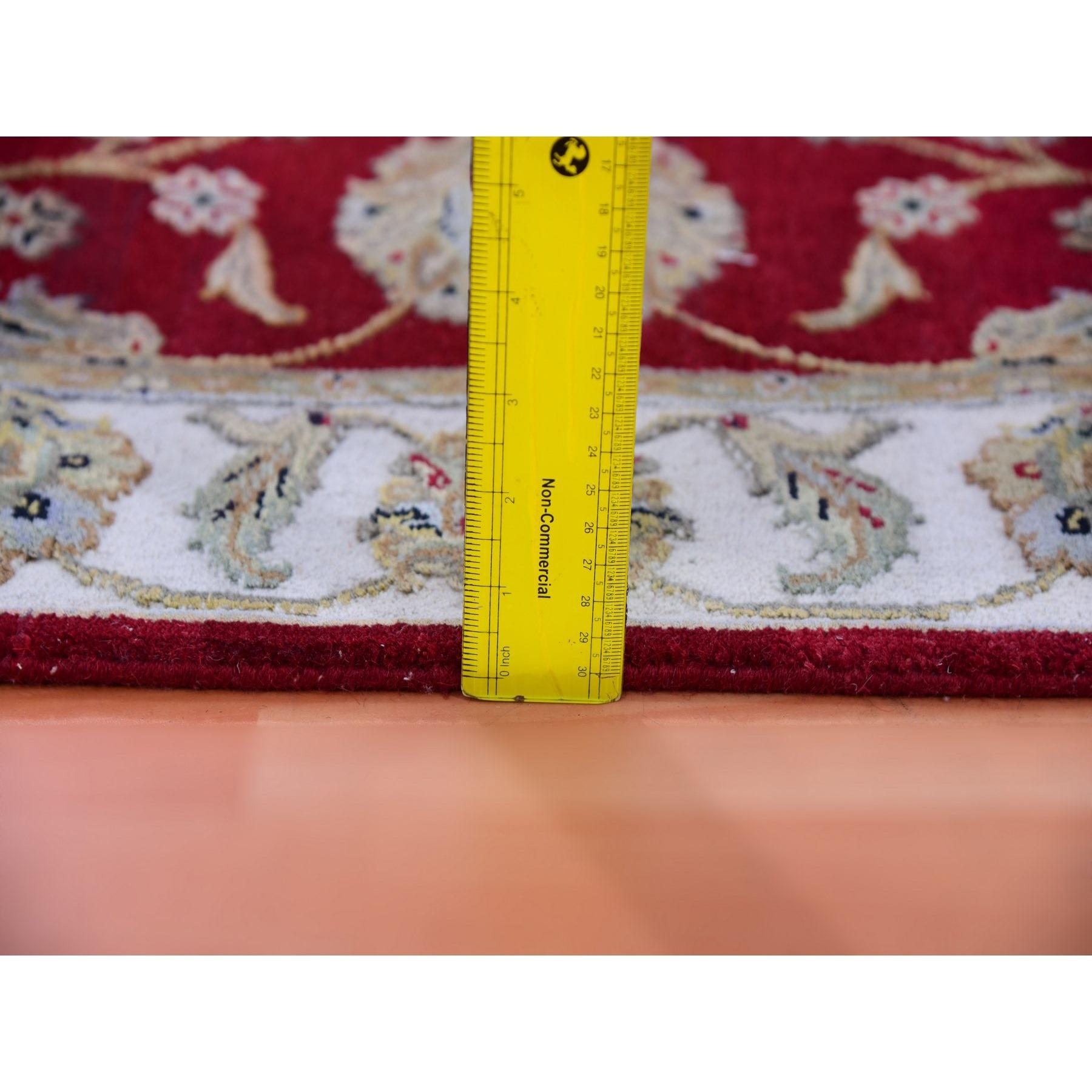 Tappeto Runner XL rosso in lana e seta annodato a mano con disegno di foglie del Rajasthan 2'8
