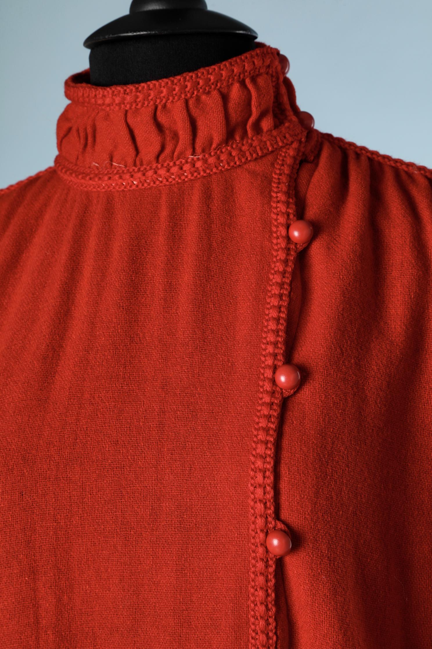 Robe en laine rouge avec détails en maille de style russe Yves Saint Laurent Rive Gauche  Excellent état - En vente à Saint-Ouen-Sur-Seine, FR