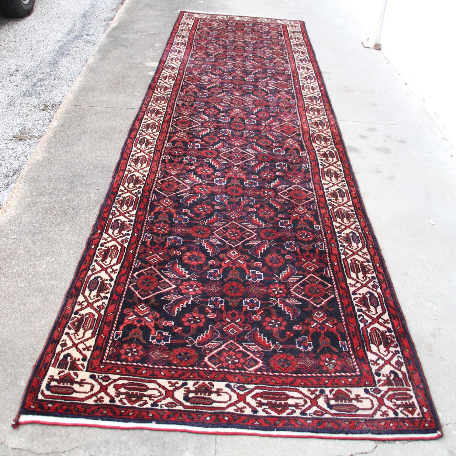Orientalischer Läufer aus roter Wolle (Asiatisch) im Angebot