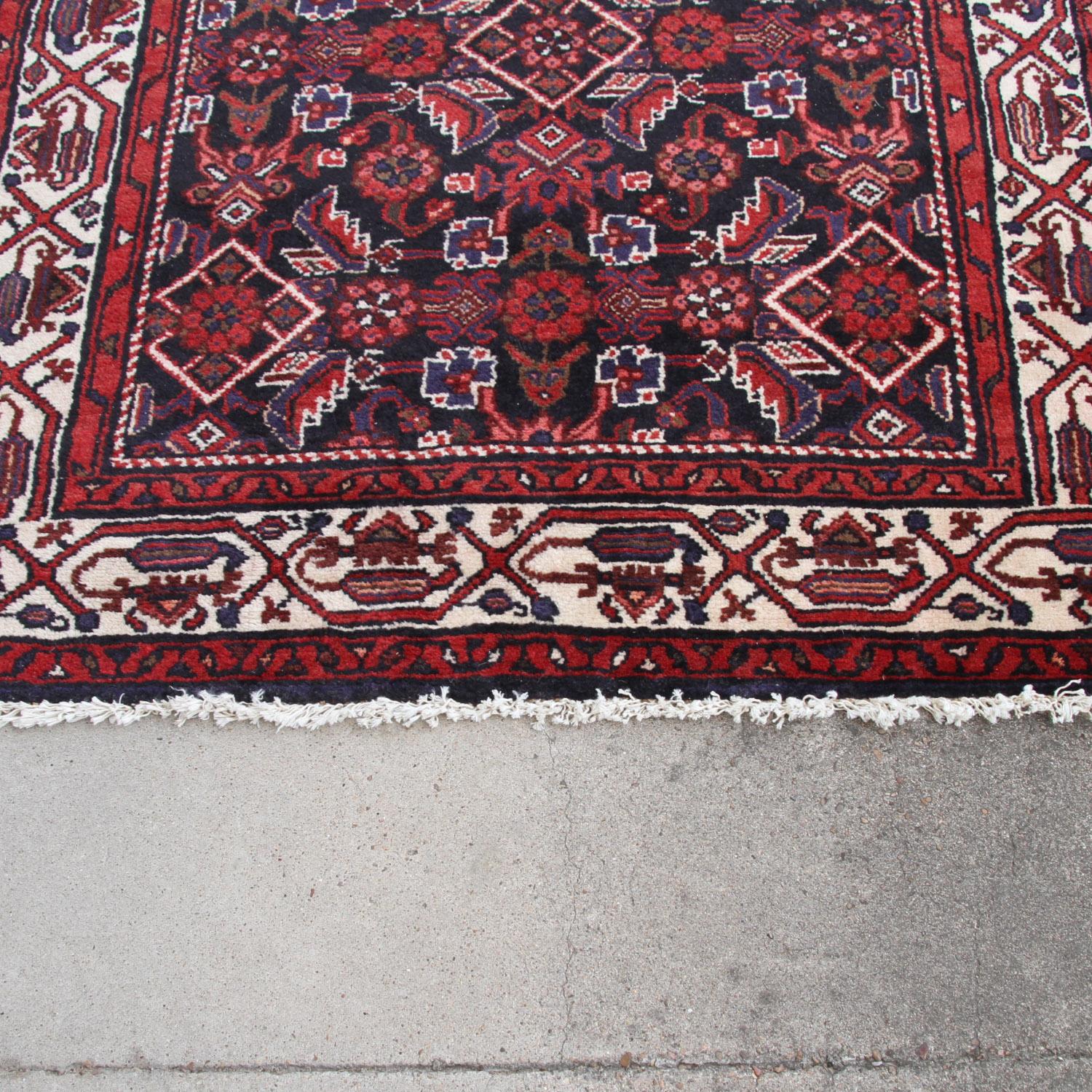Orientalischer Läufer aus roter Wolle im Angebot 1