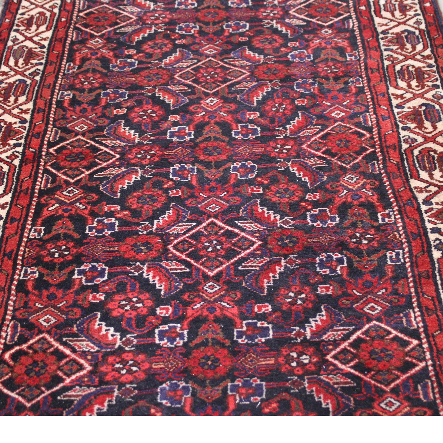 Orientalischer Läufer aus roter Wolle im Angebot 2