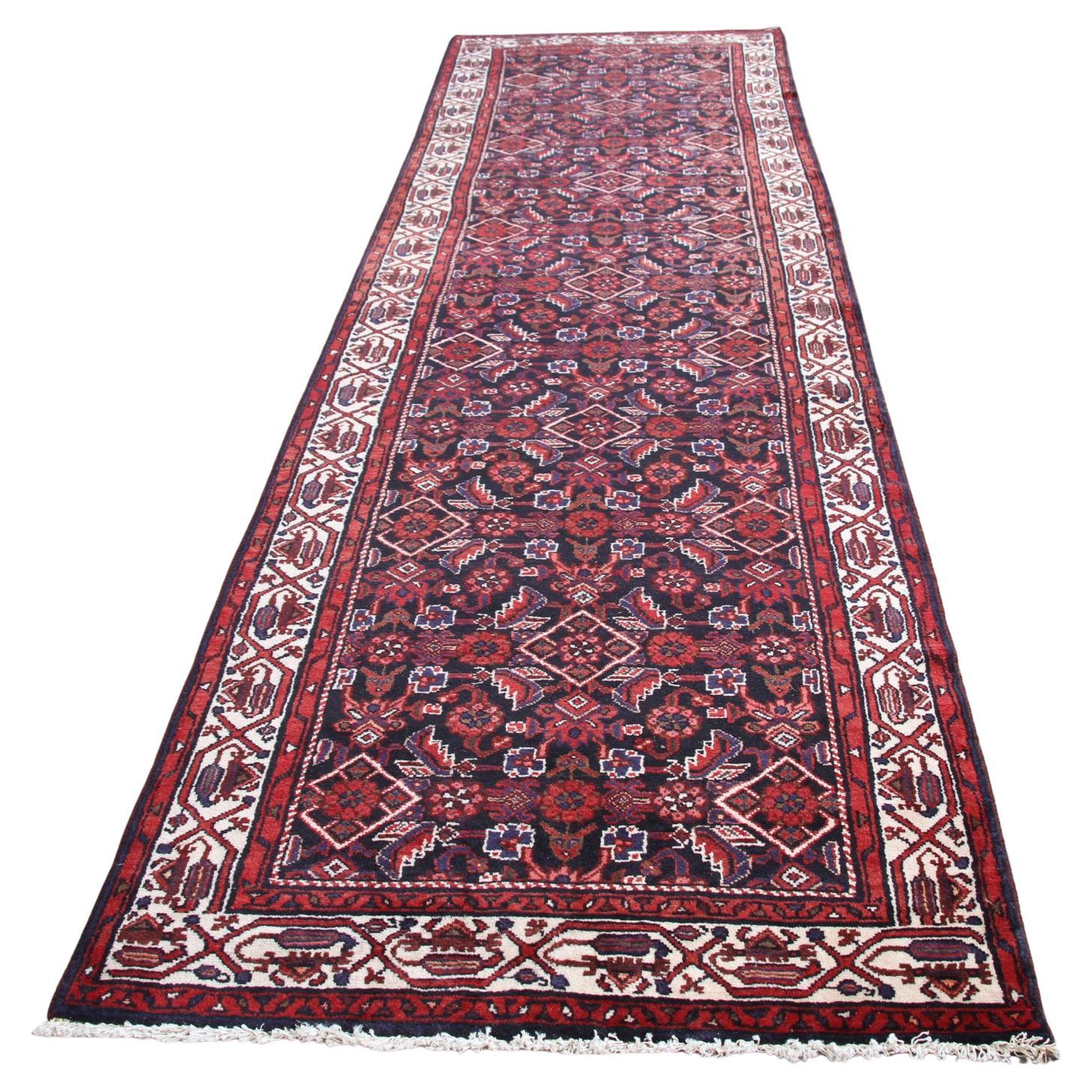 Orientalischer Läufer aus roter Wolle im Angebot