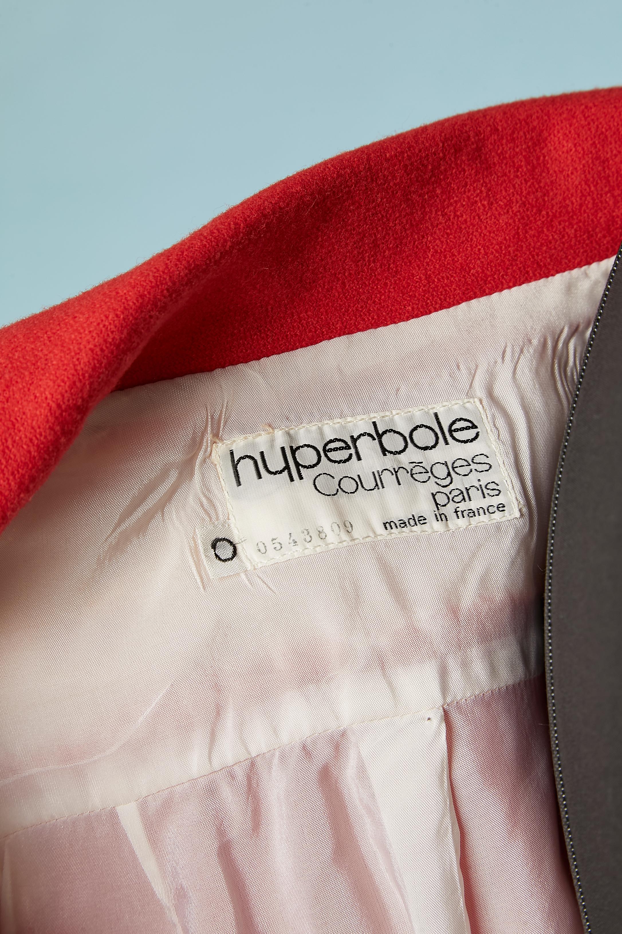 Veste courte en laine rouge avec boutons-pression et boucle blancs Courrèges Hyperbole  en vente 1