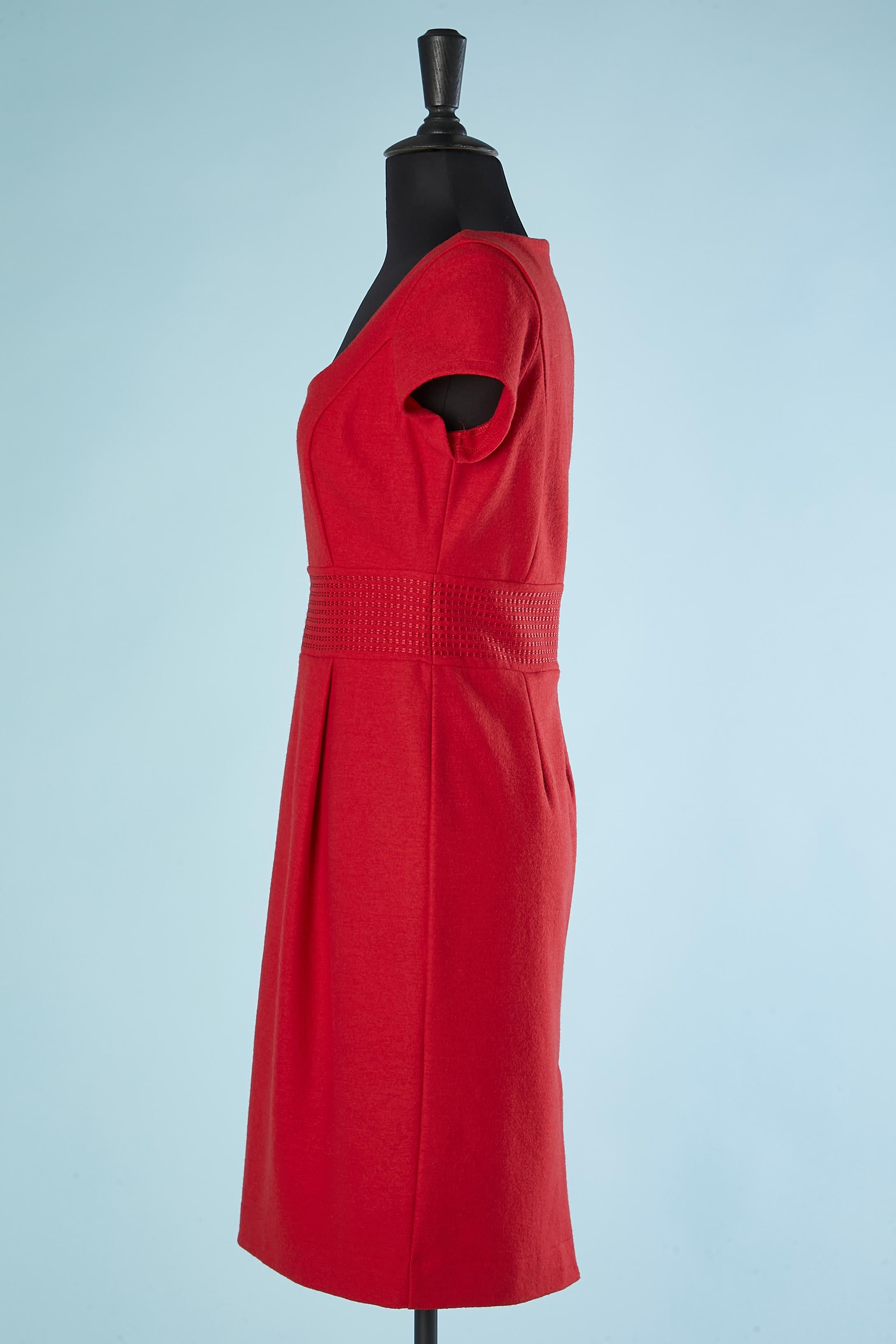 Red wool short sleeve dress Christian Dior Circa 1980's In Excellent Condition For Sale In Saint-Ouen-Sur-Seine, FR