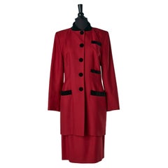 Tailleur jupe en laine rouge avec détails en velours noir EMMANUELLE KHANH