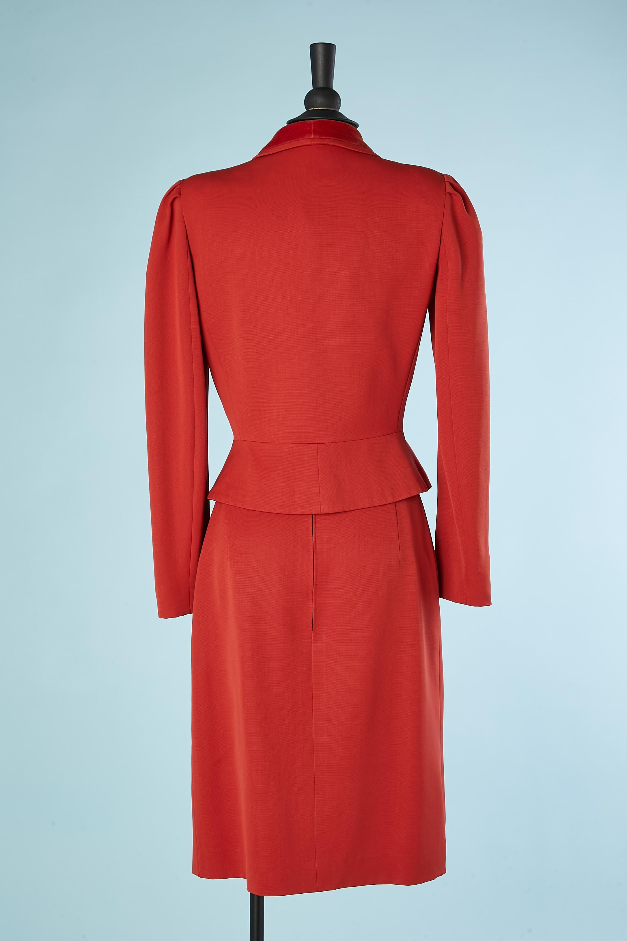 Red wool skirt-suit with velvet collar Lanvin Circa 1960's  For Sale 1