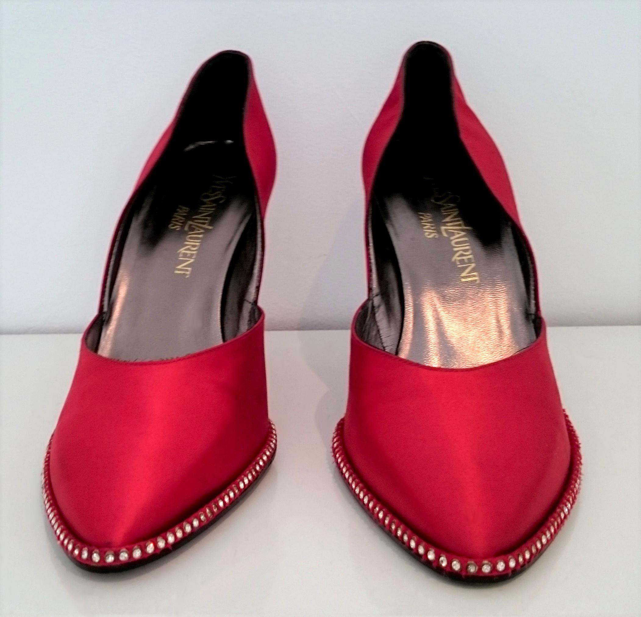 Red Yves Saint Laurent Silk Heels Embroidered with Swarovski In Good Condition For Sale In Somo (Santander), ES