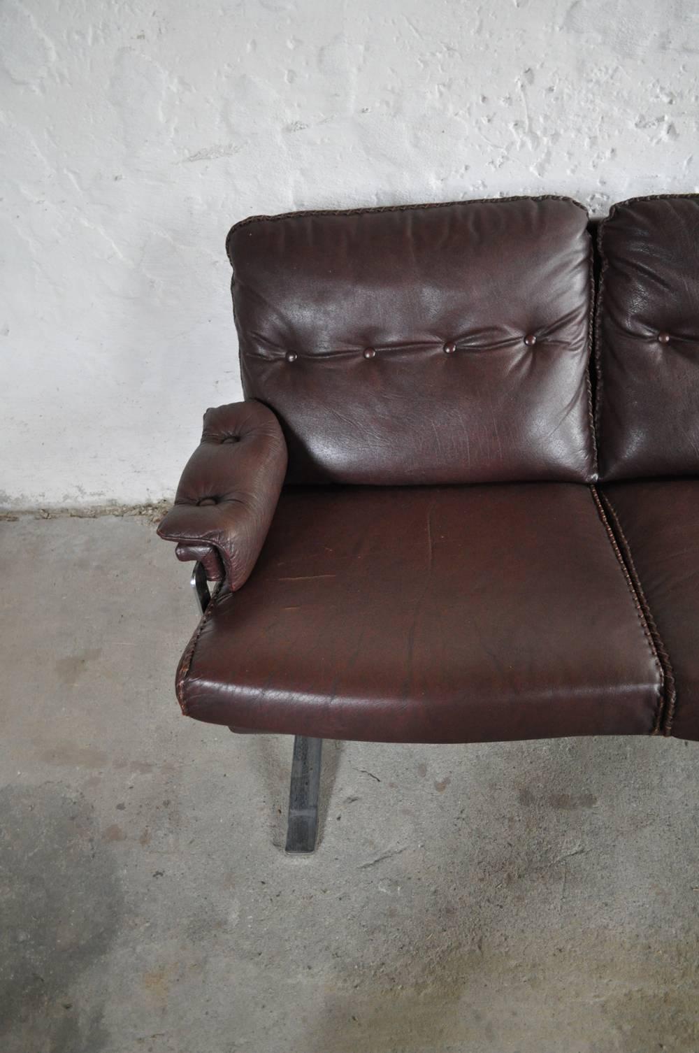 Reddish Brown Leather and Chrome Sofa by Arne Norell In Good Condition For Sale In Vordingborg, DK