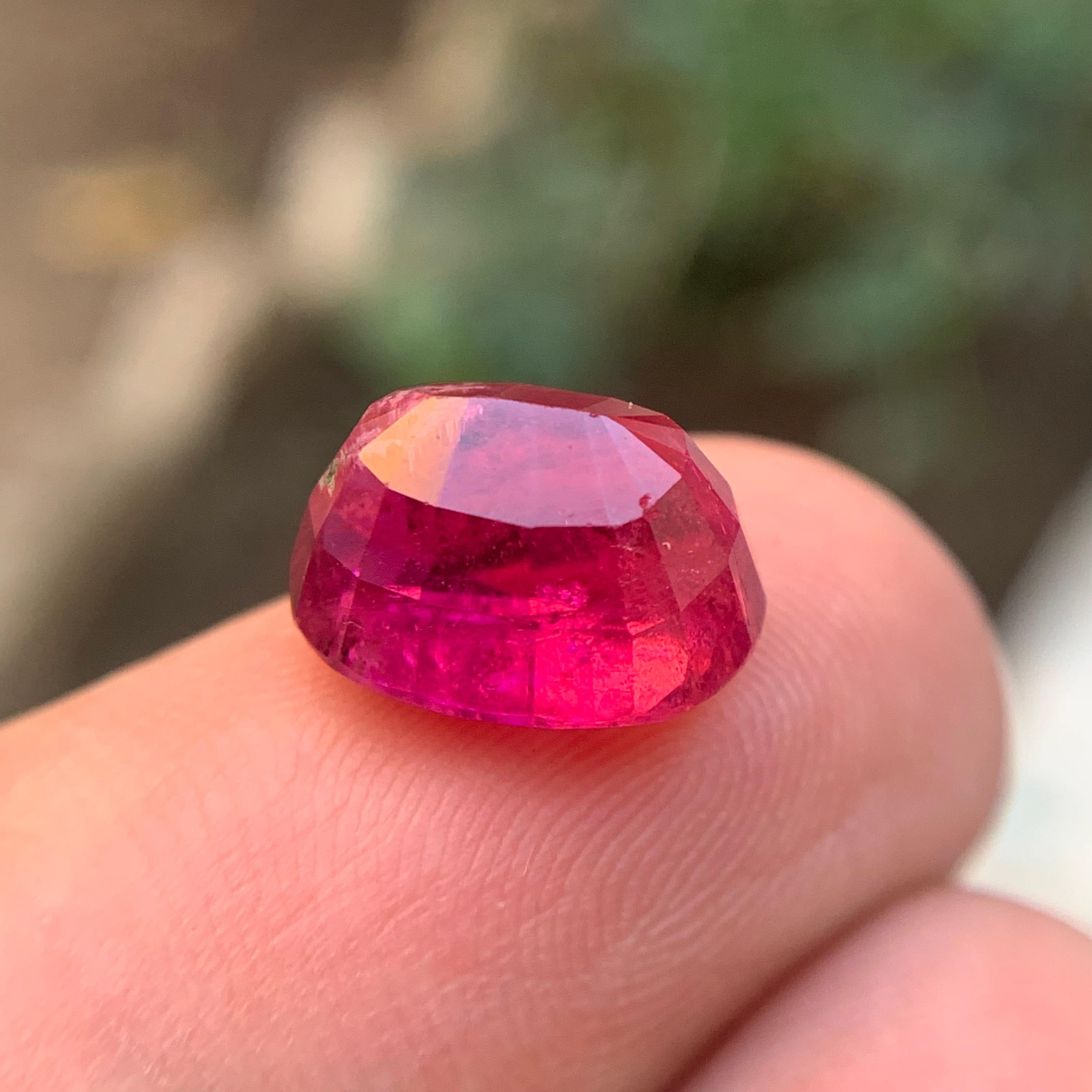 Women's or Men's Reddish Hue Vibrant Pink Natural Rubellite Tourmaline Ring Loose Gemstone 6.90Ct For Sale