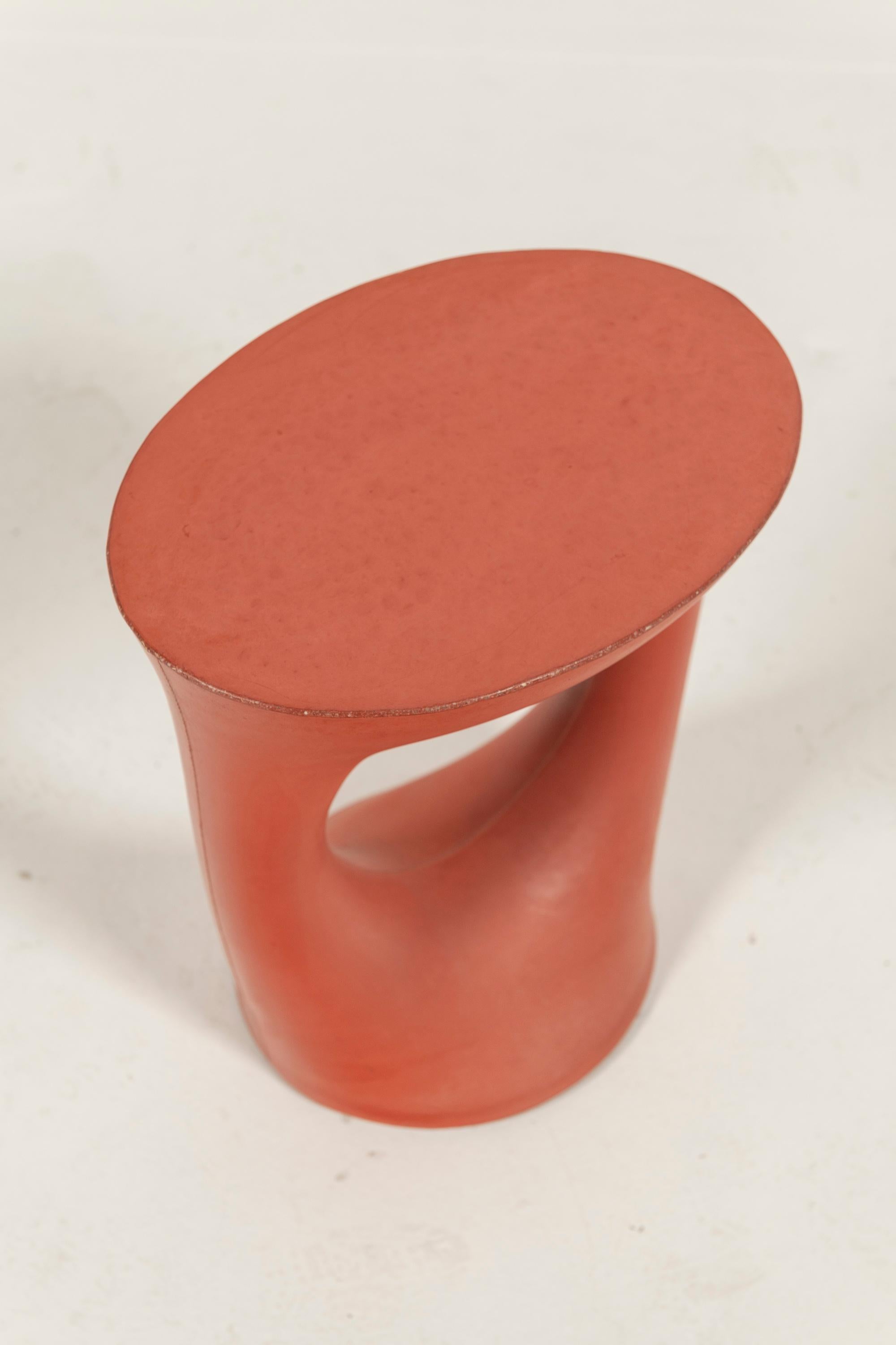 Reddish-Orange Modern Short Kreten Side Table by Souda Estadounidense en venta