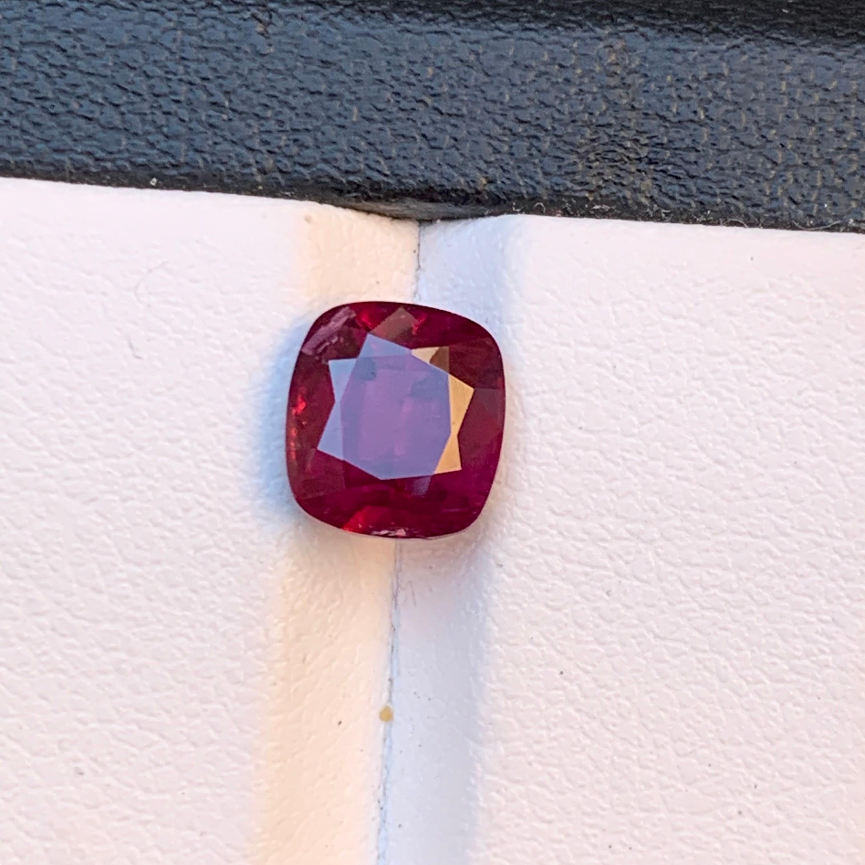 Rötlich rosa natürlichen Rhodolith Granat Ring lose Edelstein 3,10 Ct Cushion Cut (Zeitgenössisch) im Angebot