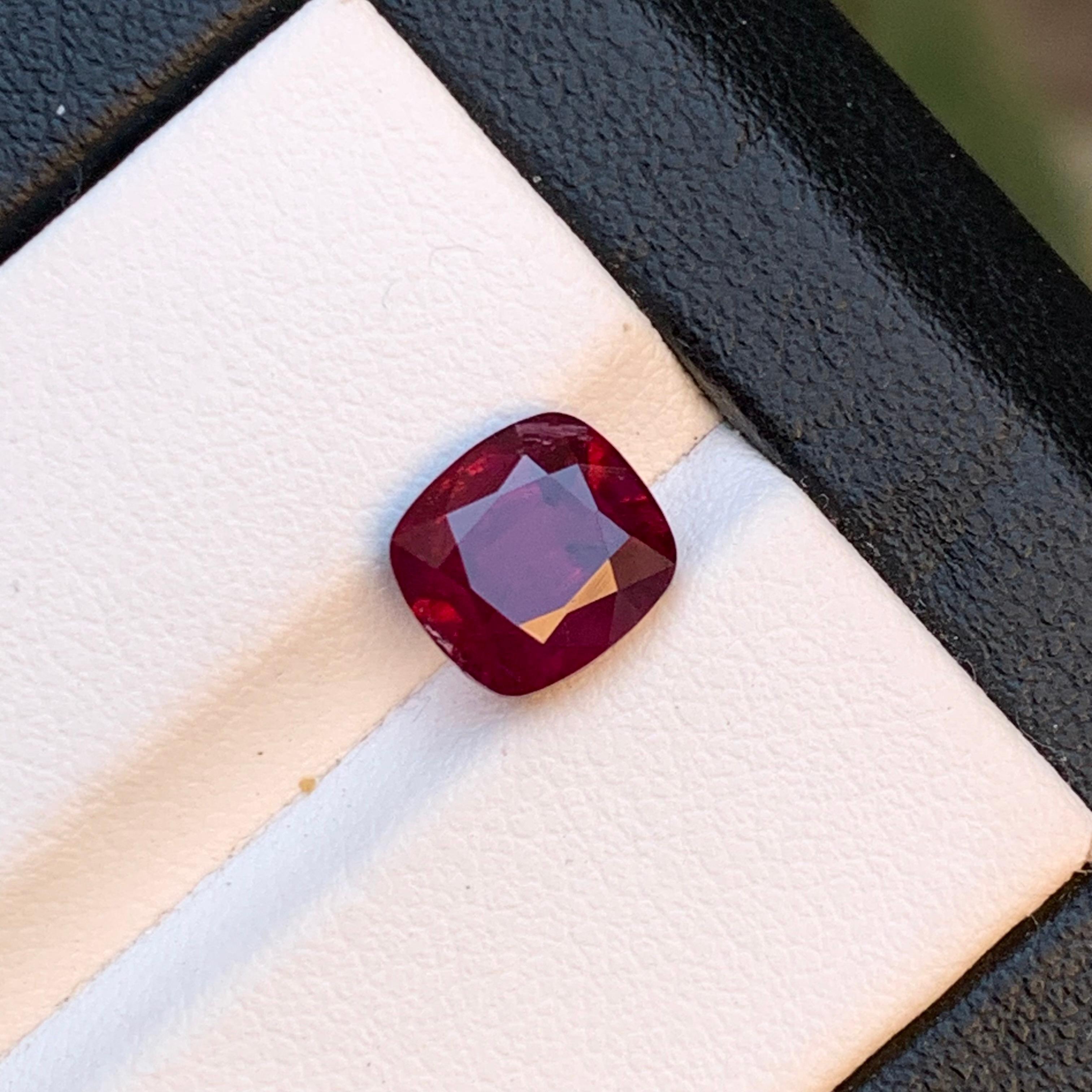 Rötlich rosa natürlichen Rhodolith Granat Ring lose Edelstein 3,10 Ct Cushion Cut im Zustand „Neu“ im Angebot in Peshawar, PK