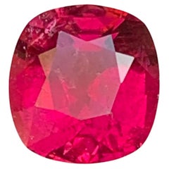 Tourmaline Rubellite rose rougeâtre naturelle taille coussin 2.55 Carat Loose Gemstone
