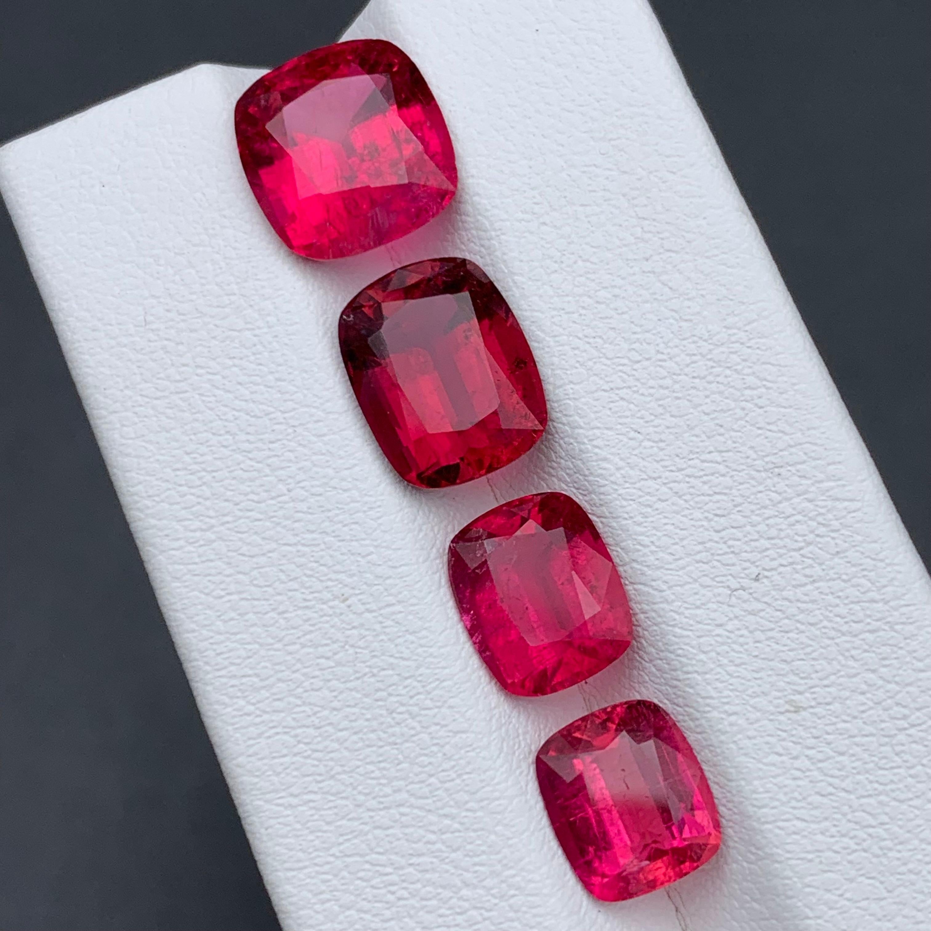Collier coussin rose rougeâtre, tourmaline rubellite naturelle, pierres précieuses non serties 13,80 carats en vente 7