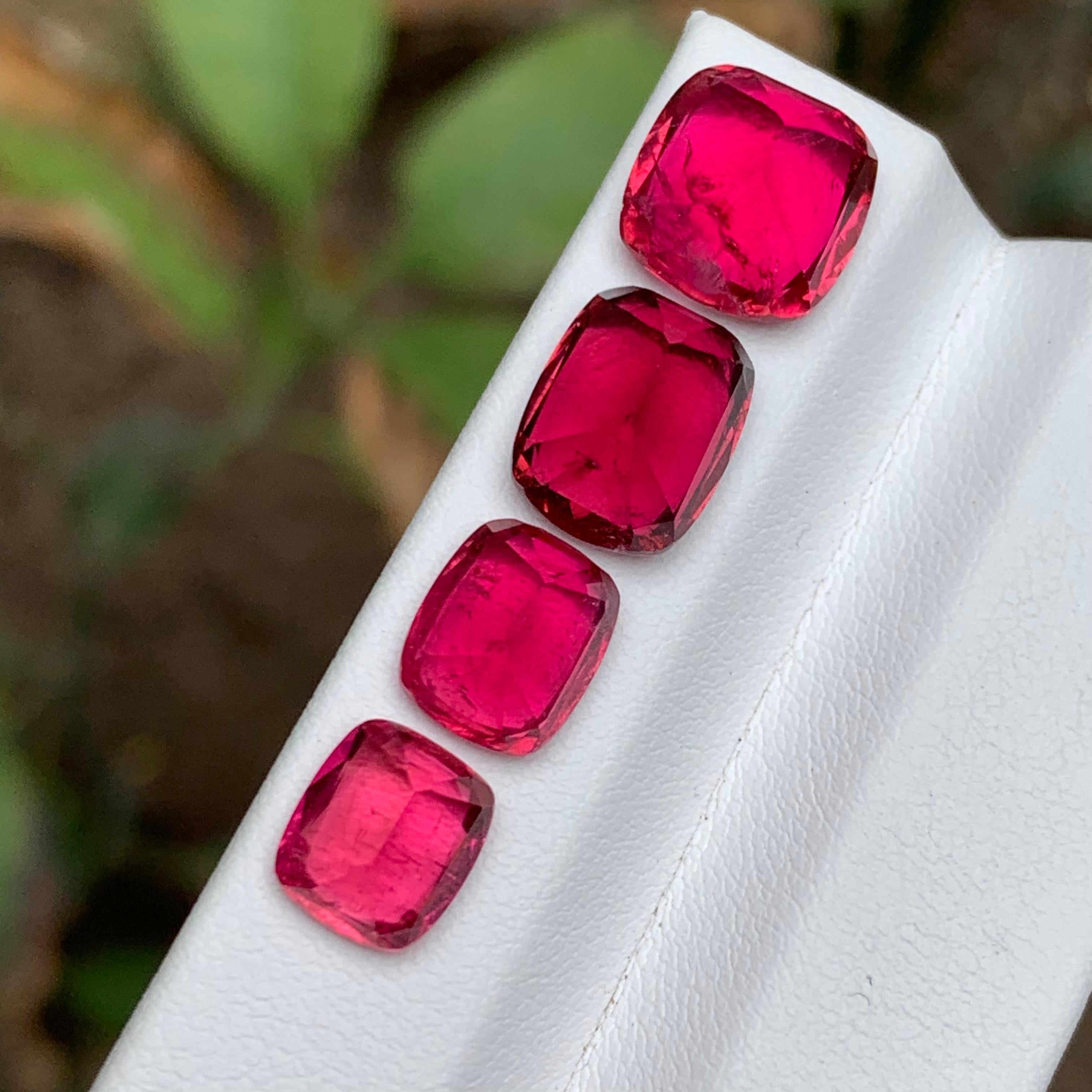 Collier coussin rose rougeâtre, tourmaline rubellite naturelle, pierres précieuses non serties 13,80 carats Neuf - En vente à Peshawar, PK