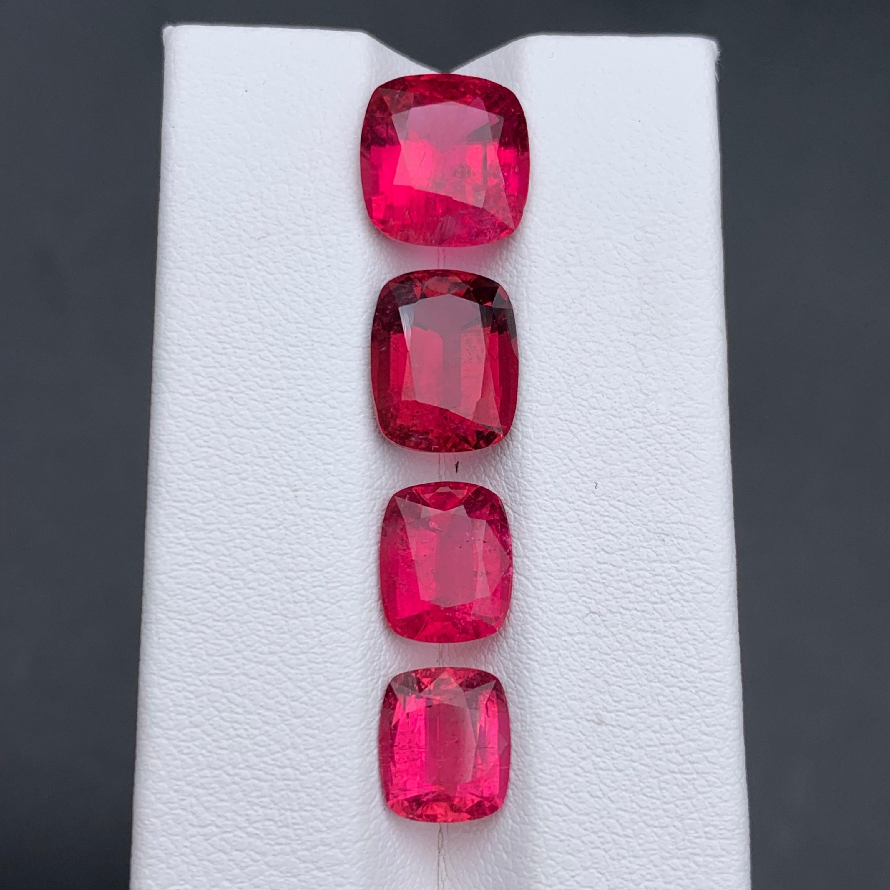 Collier coussin rose rougeâtre, tourmaline rubellite naturelle, pierres précieuses non serties 13,80 carats en vente 3