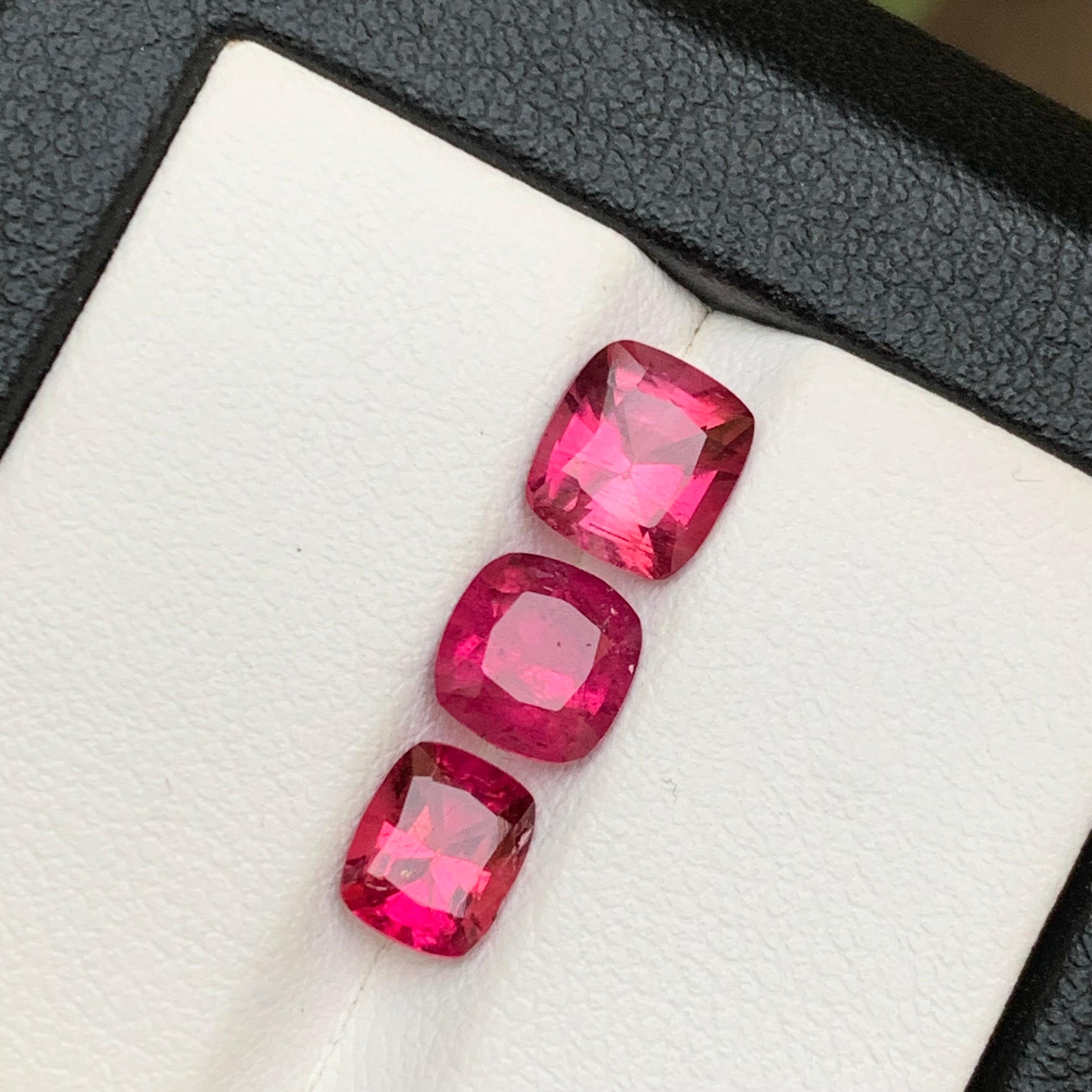 Gemme sciolte di tormalina rubellite naturale rosa rossastra 3,20 carati a cuscino - Gioielli In condizioni Nuovo in vendita a Peshawar, PK