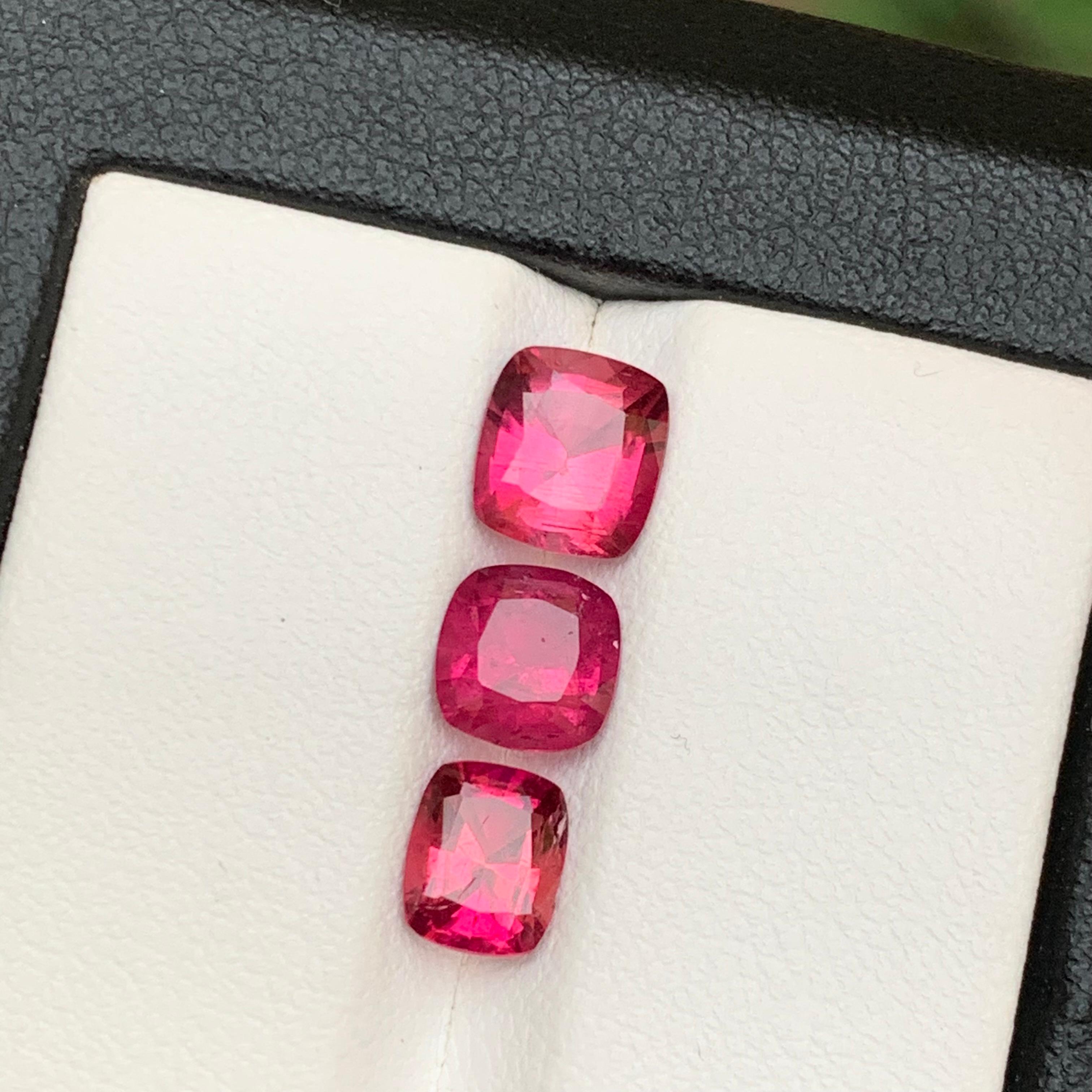 Gemme sciolte di tormalina rubellite naturale rosa rossastra 3,20 carati a cuscino - Gioielli in vendita 3
