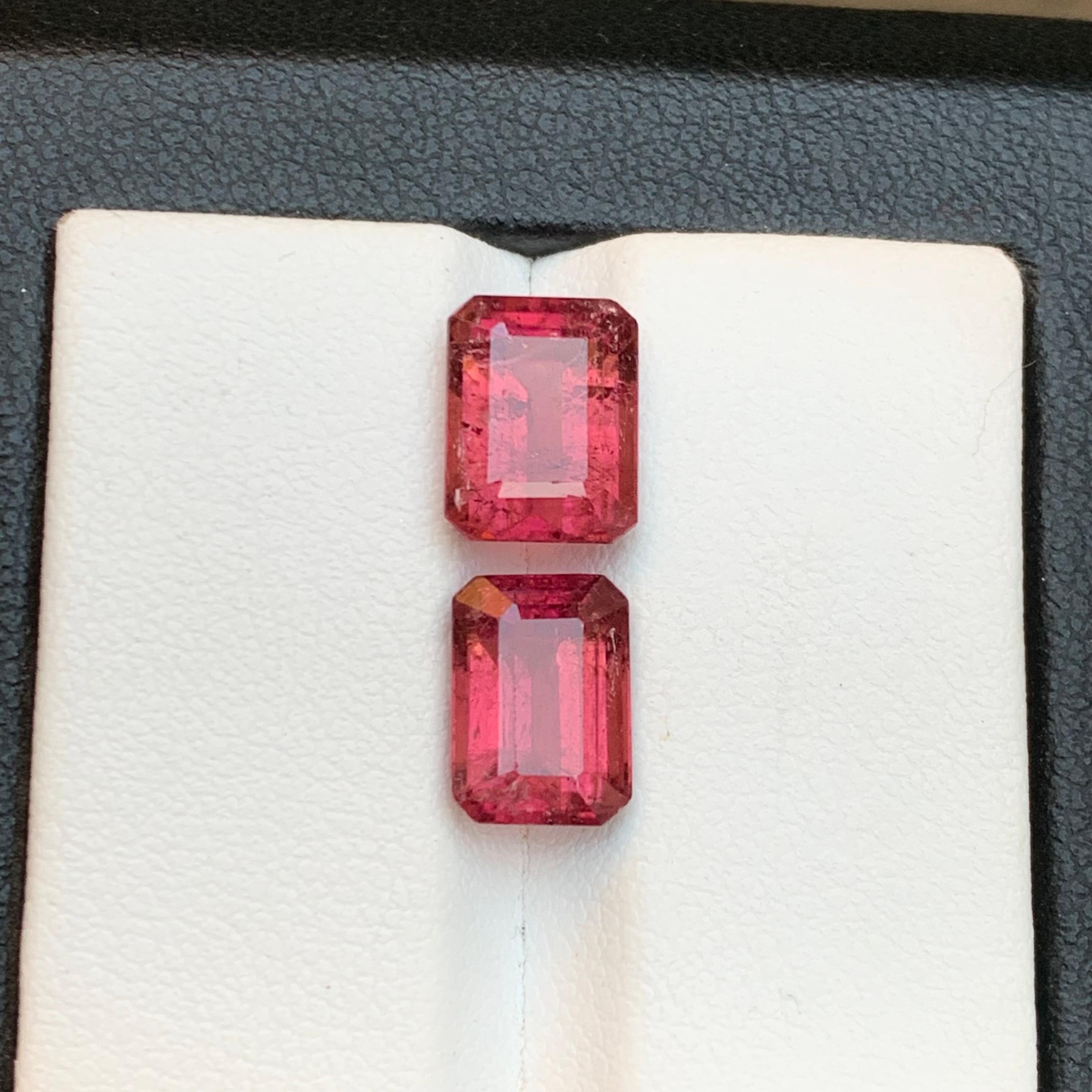 Taglio smeraldo Gemme sciolte di tormalina rubellite naturale rosa rossastra da 6,10 carati con taglio smeraldo in vendita