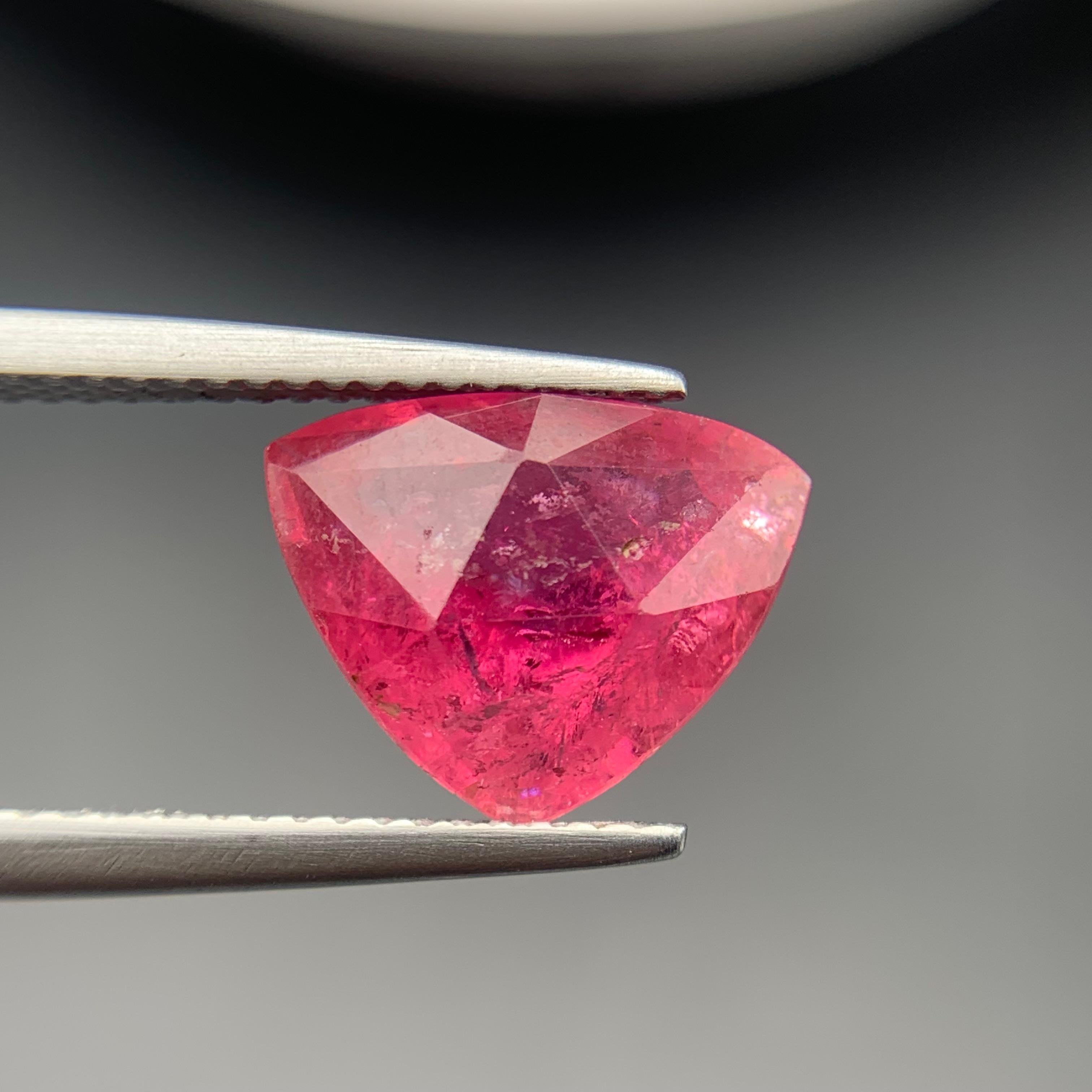 Trillion Cut Reddish Pink Natural Rubellite Tourmaline Necklace Pendant Loose Gemstone 3.95Ct For Sale